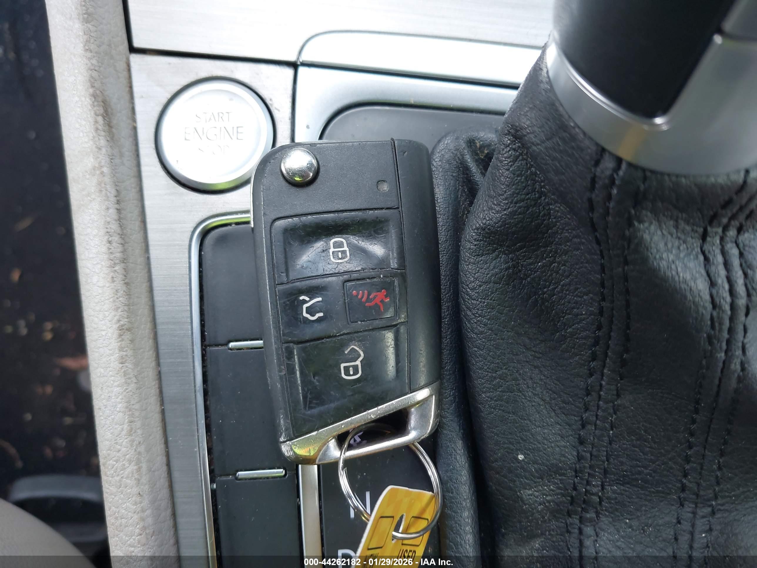 VOLKSWAGEN GOLF image 11