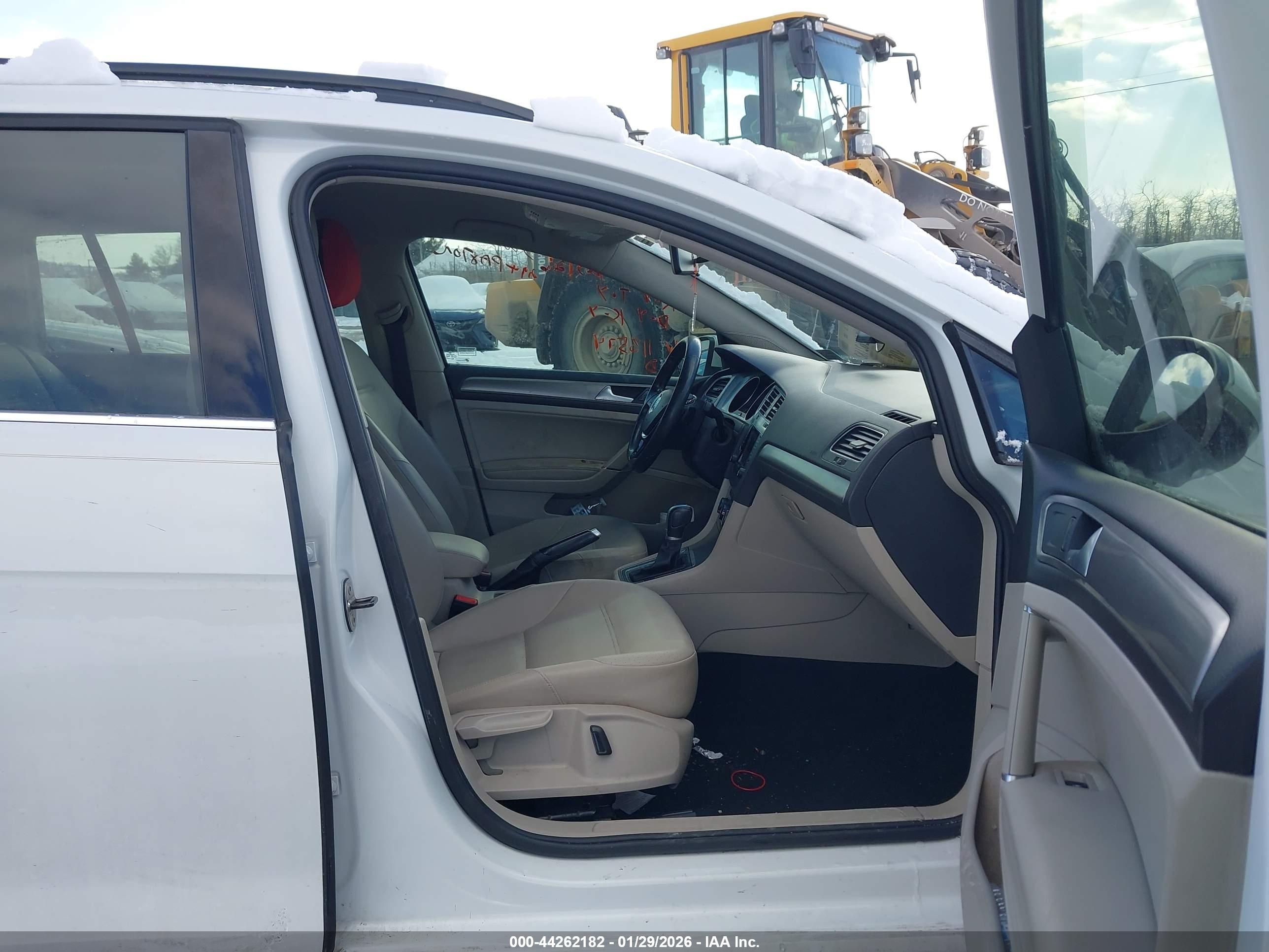 VOLKSWAGEN GOLF image 5