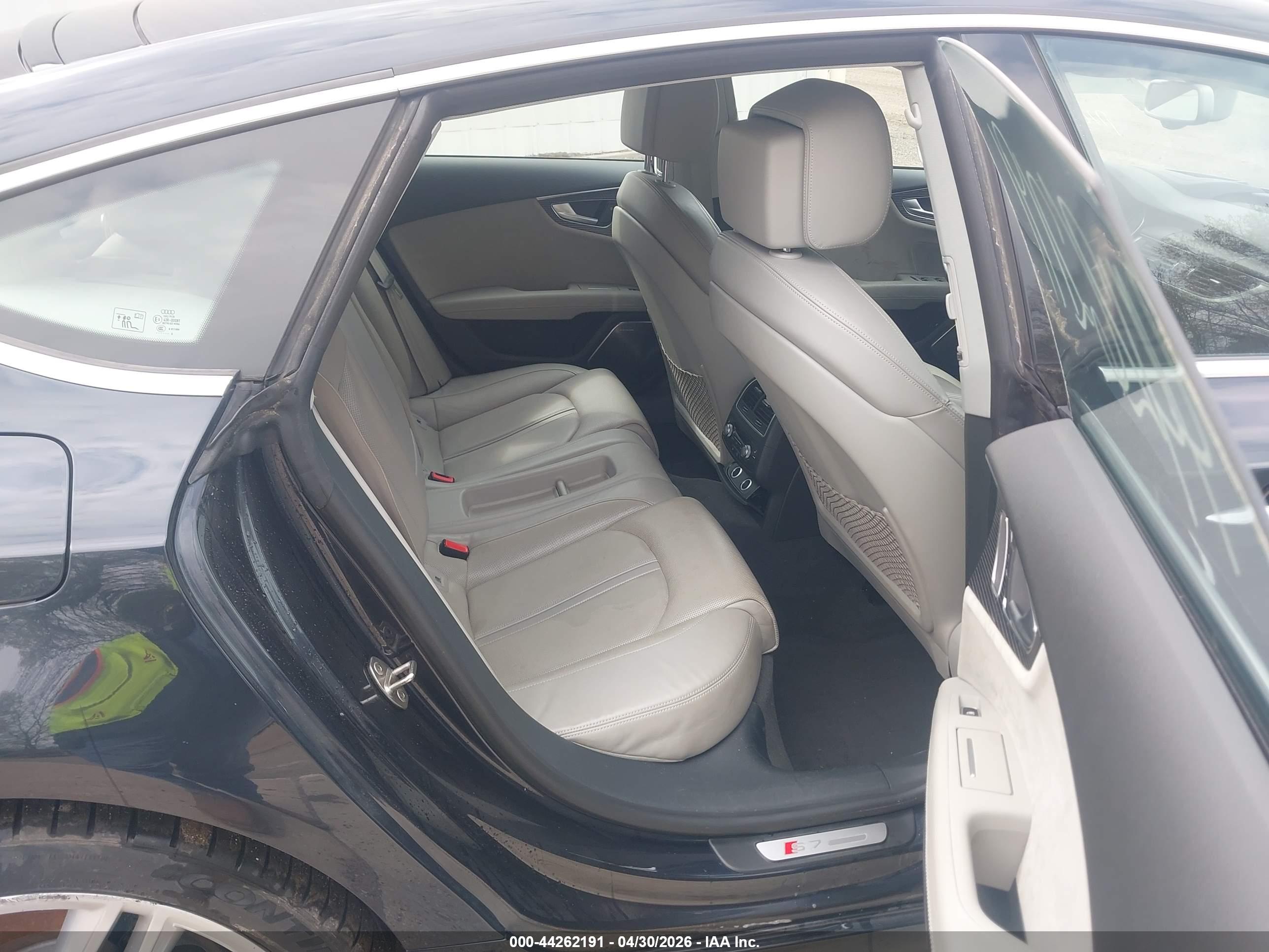AUDI S7 image 8