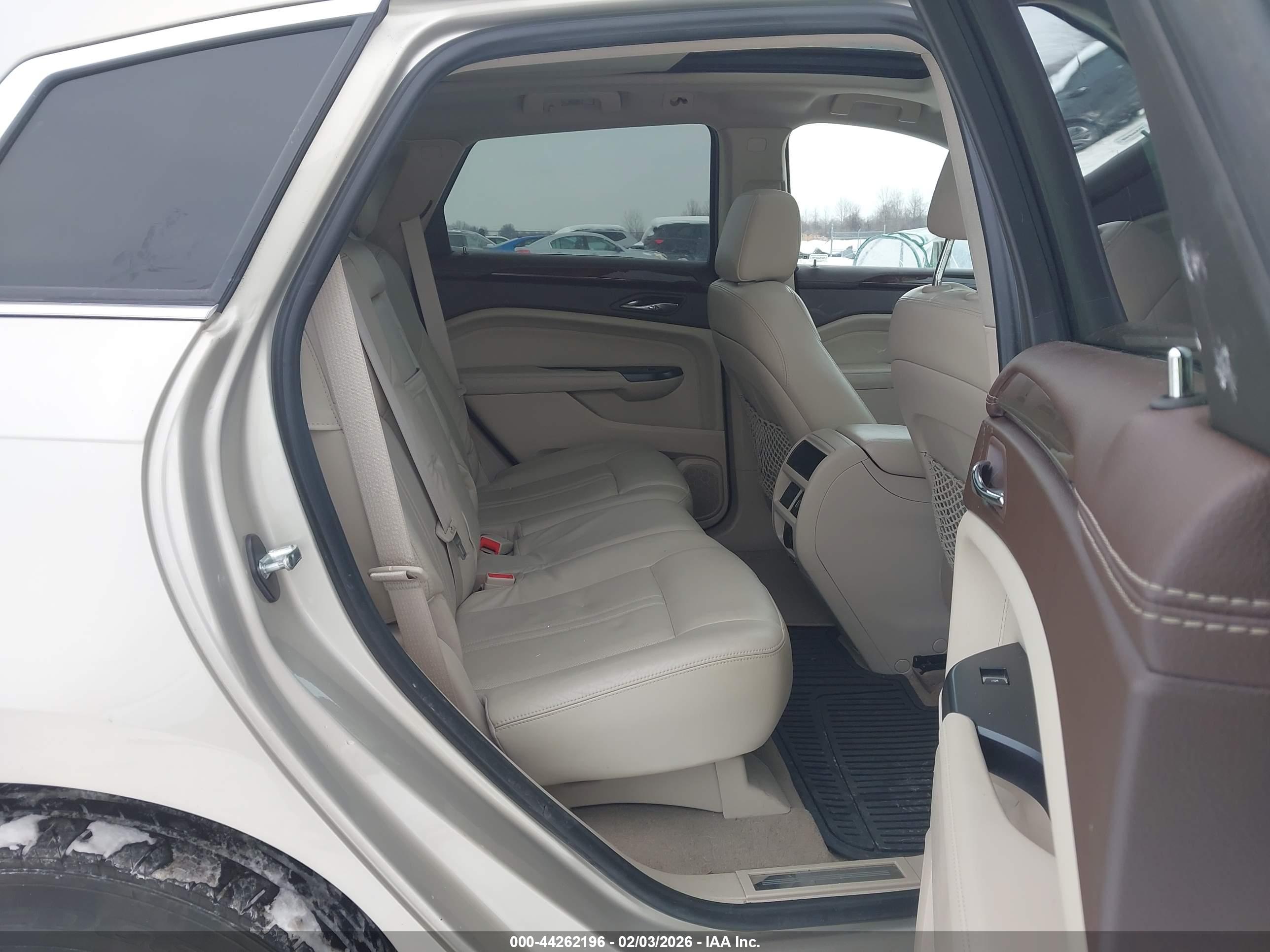 CADILLAC SRX image 8