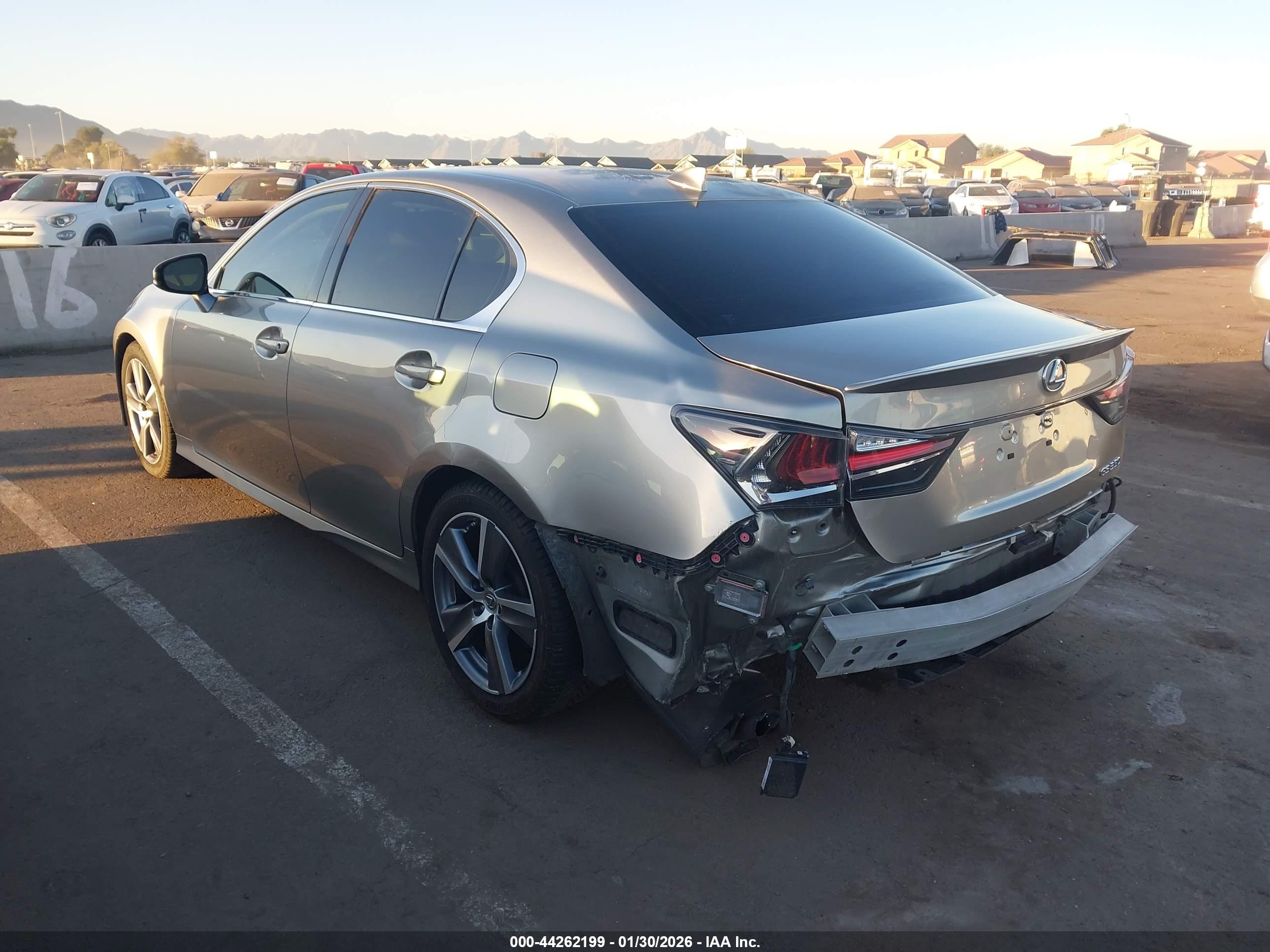 LEXUS GS image 3