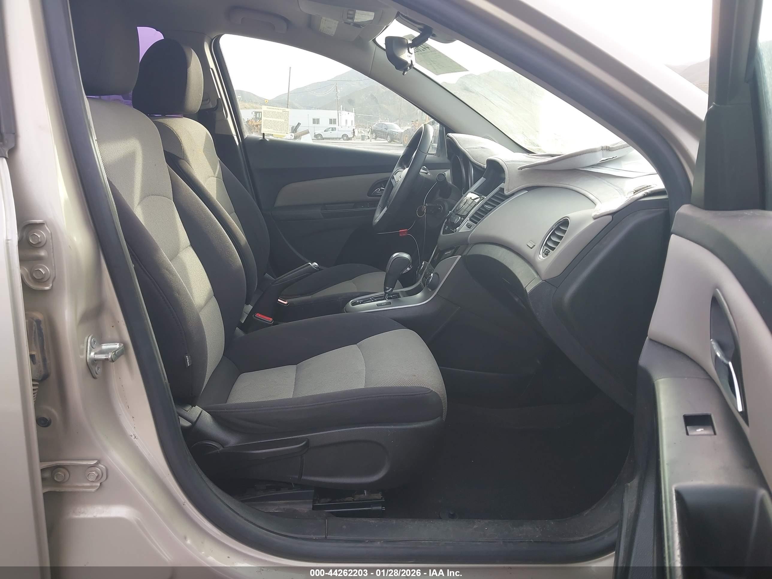CHEVROLET CRUZE image 5