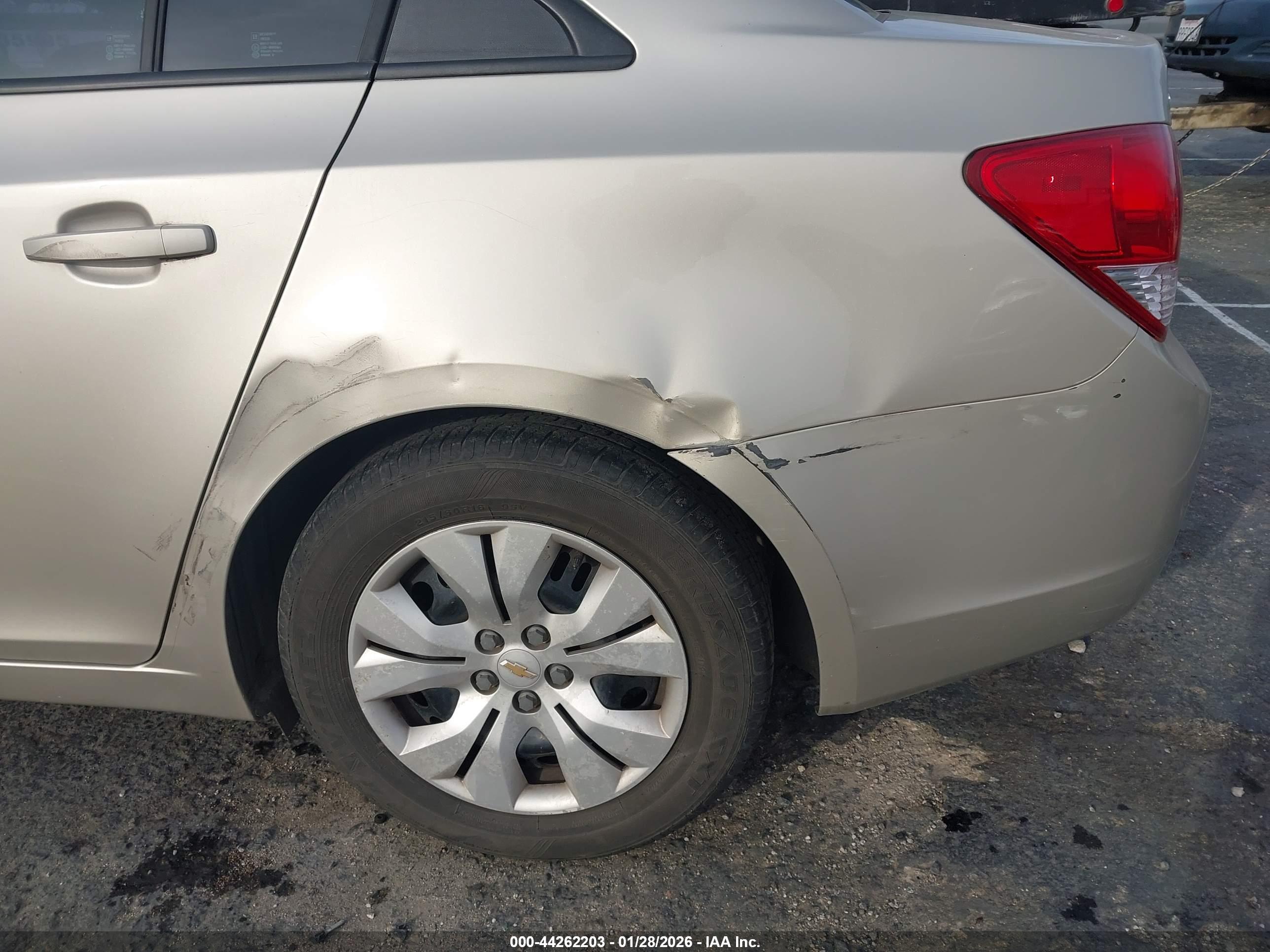 CHEVROLET CRUZE image 6