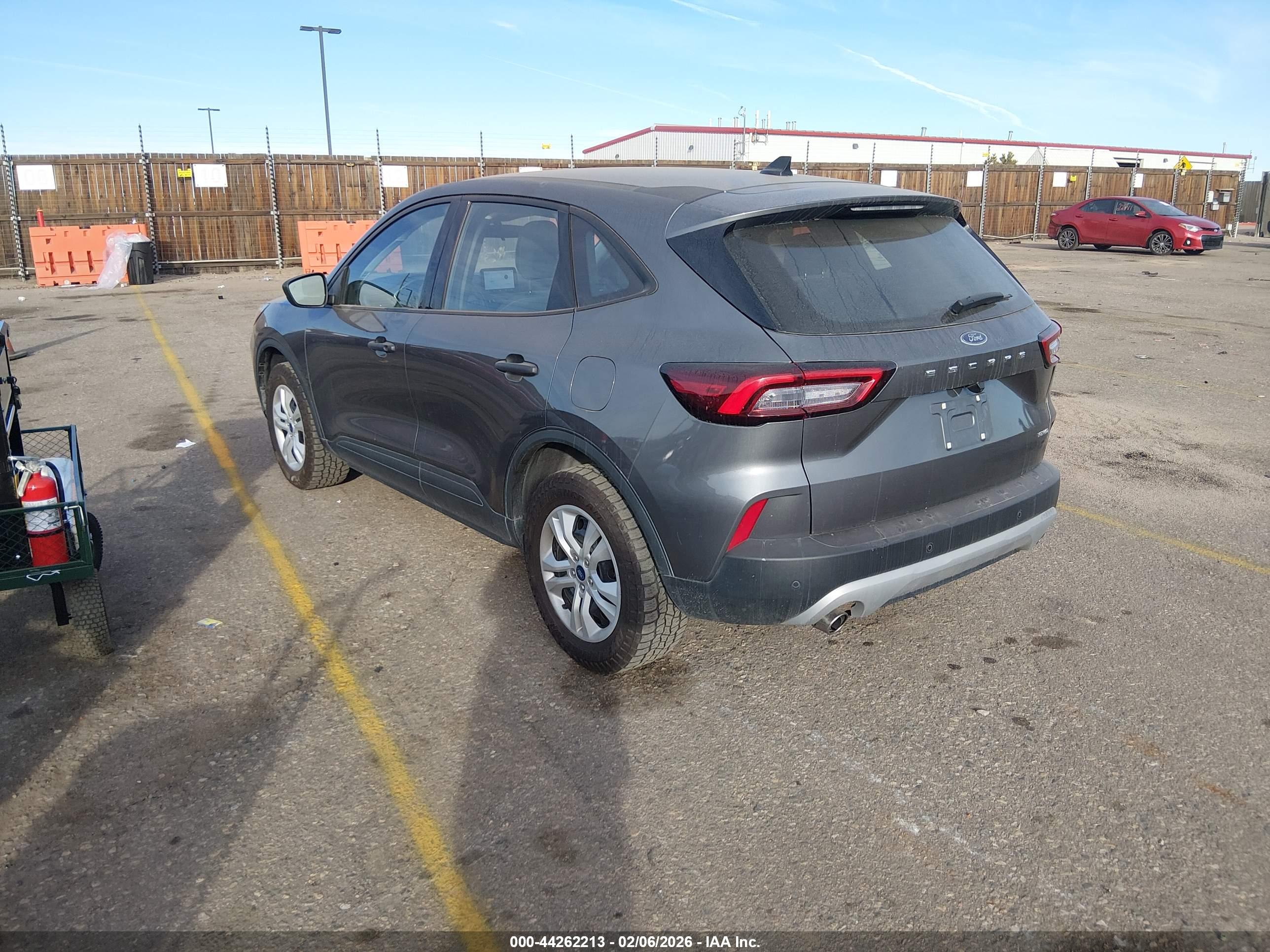 FORD ESCAPE image 3