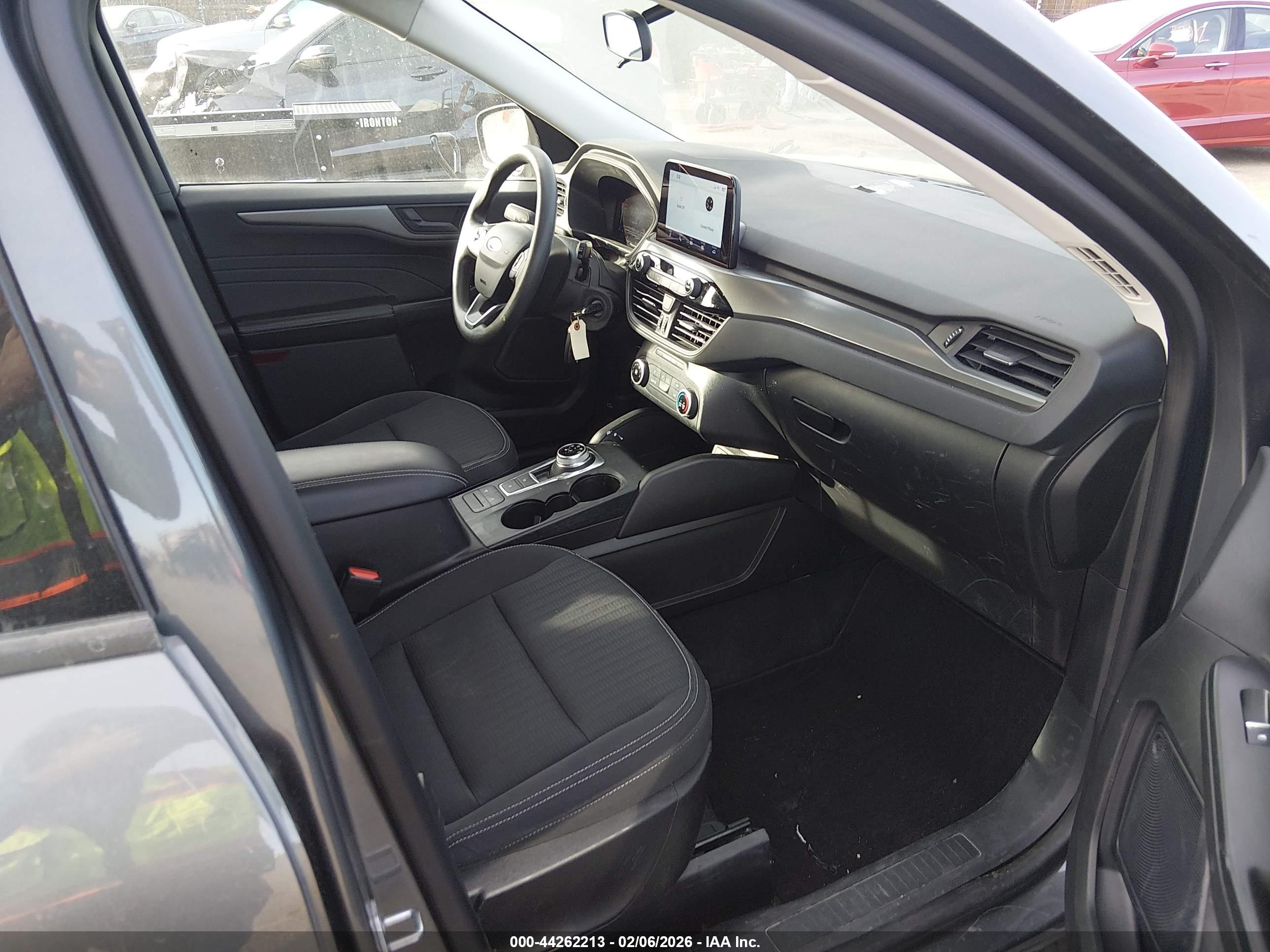 FORD ESCAPE image 5
