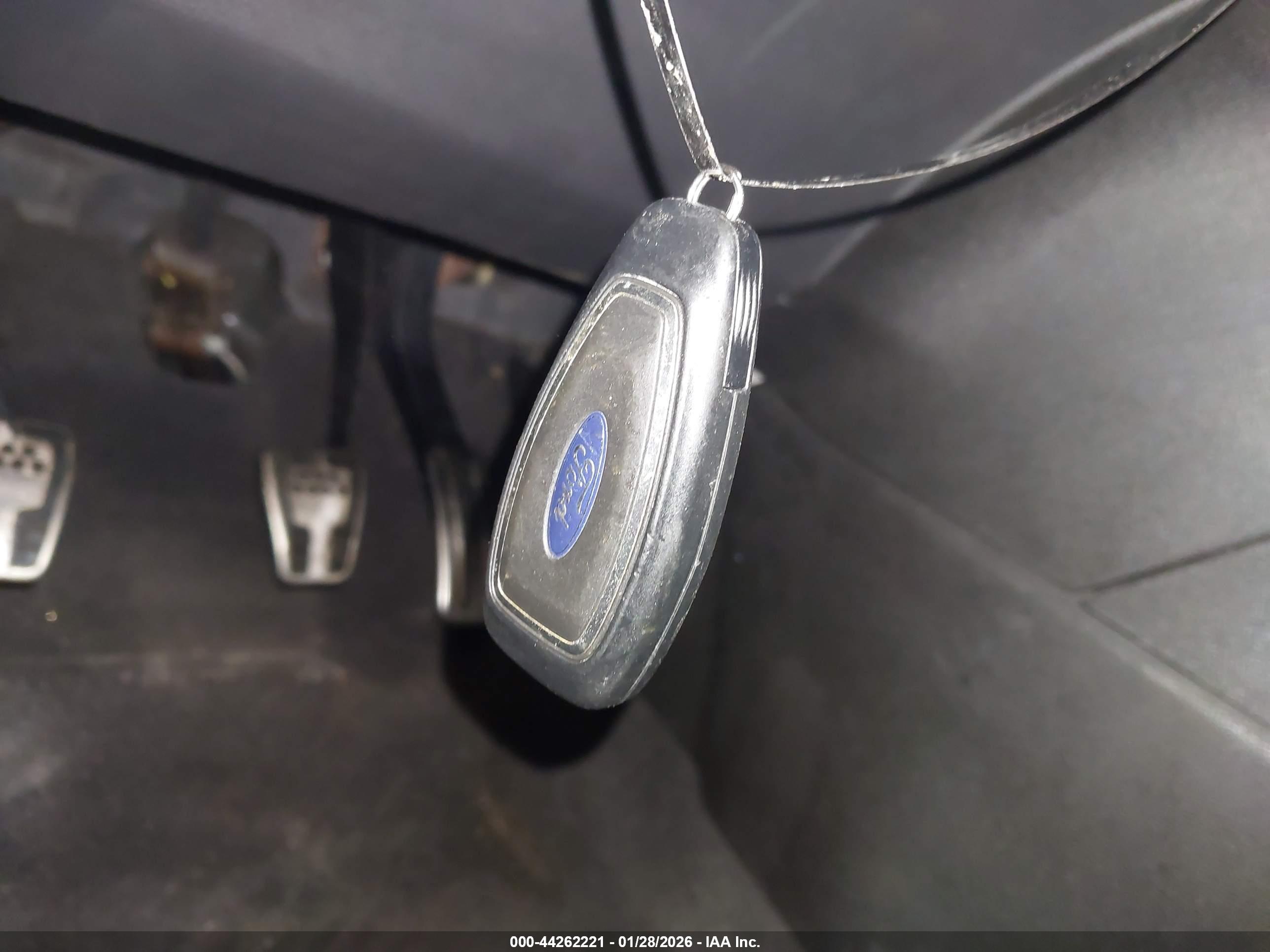 FORD FIESTA image 11
