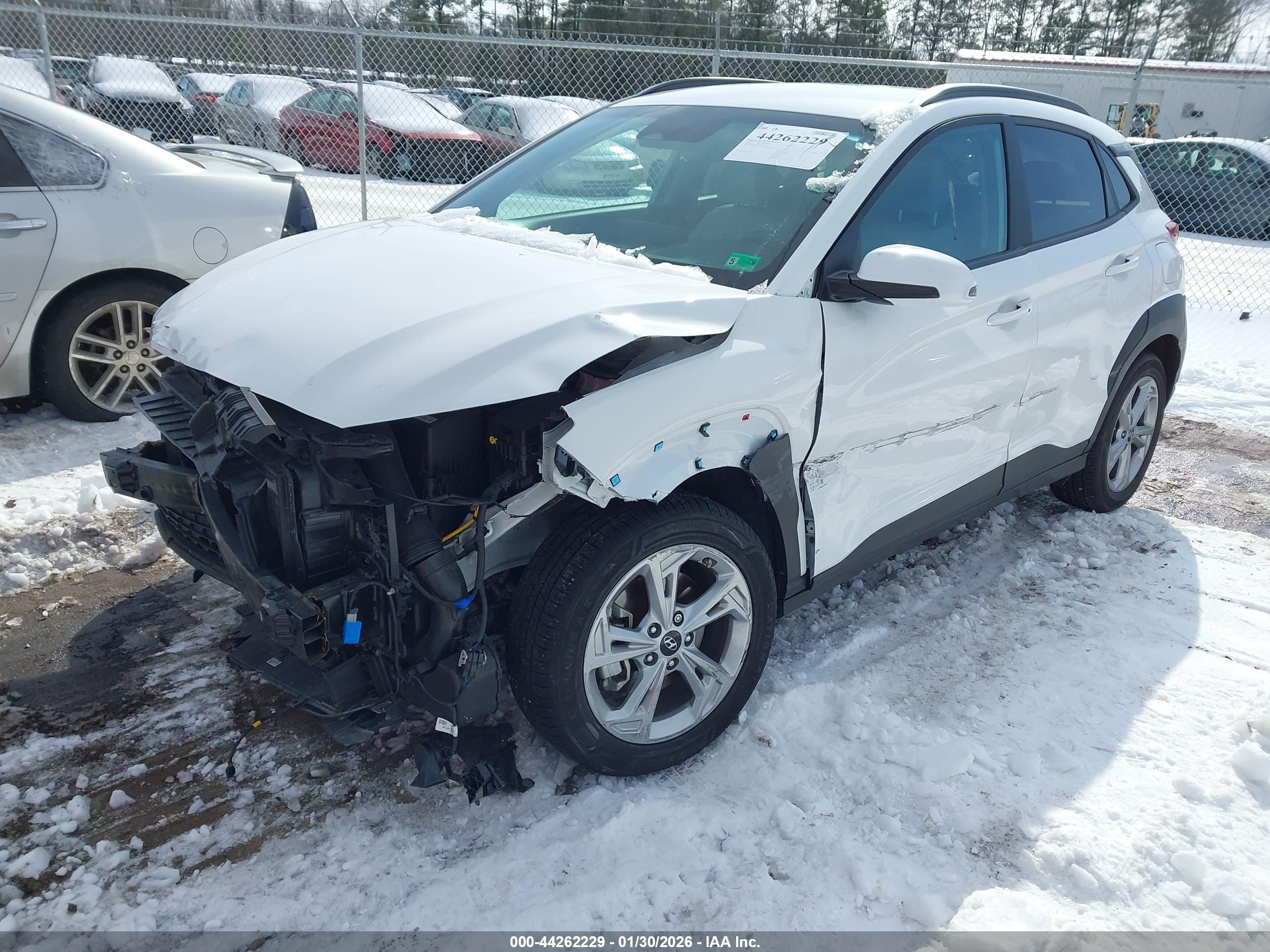 HYUNDAI KONA image 6