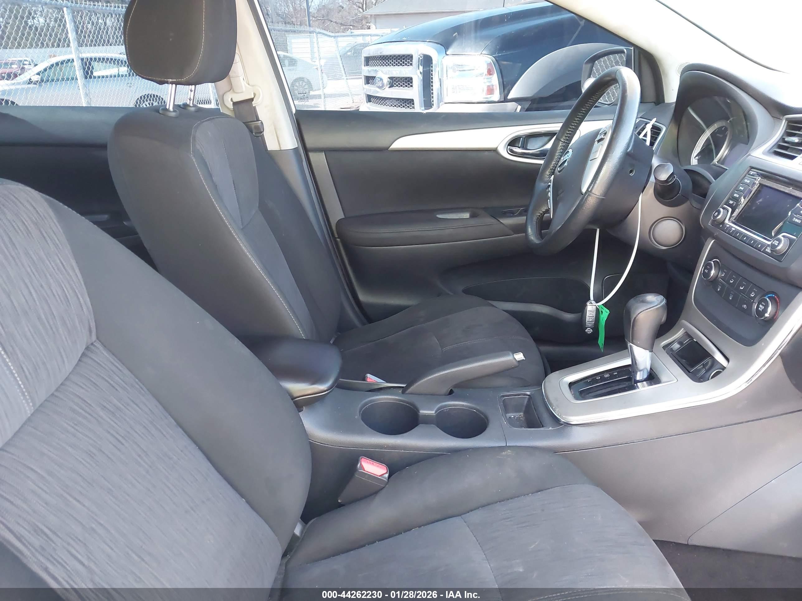 NISSAN SENTRA image 5