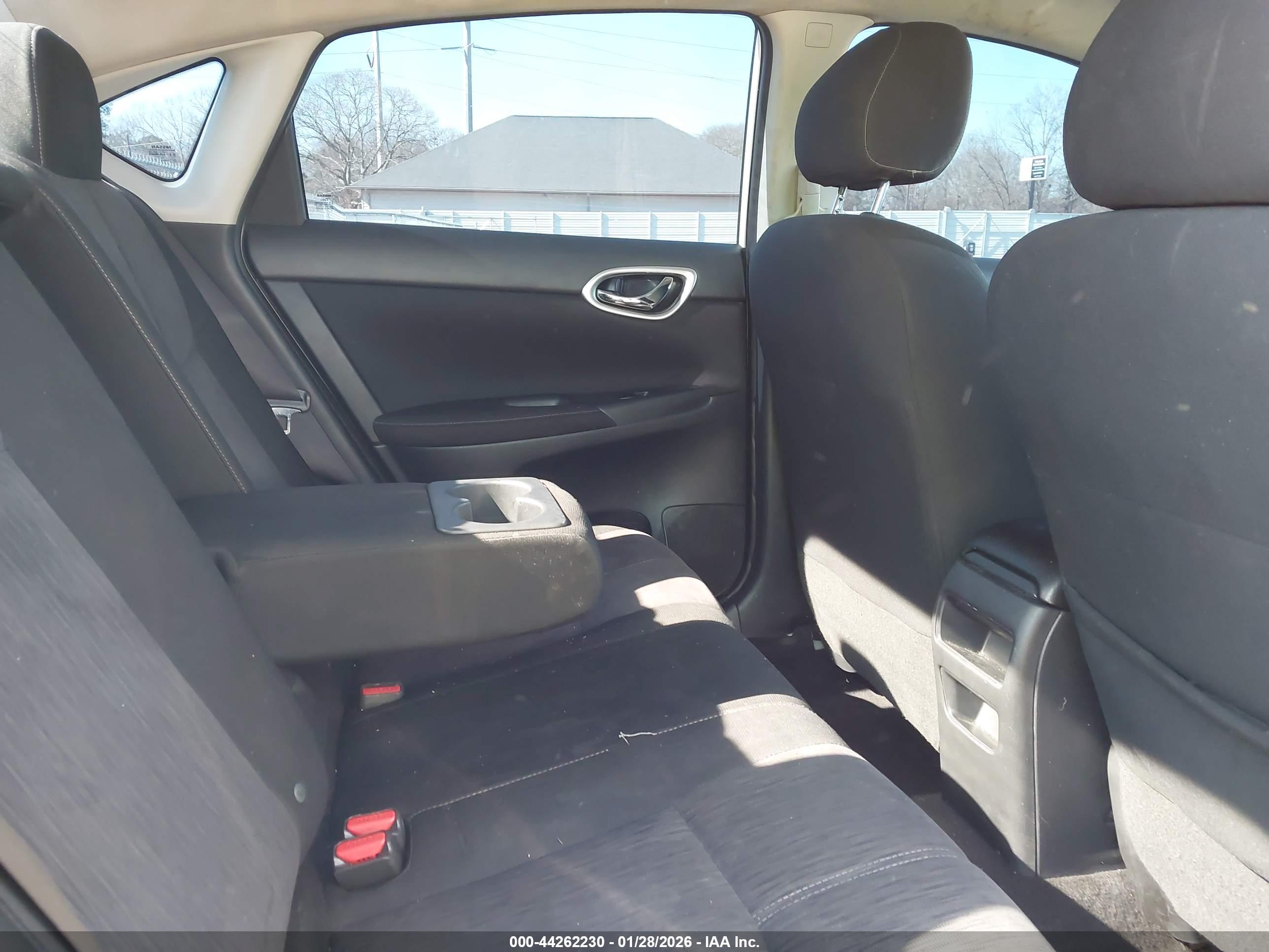 NISSAN SENTRA image 8