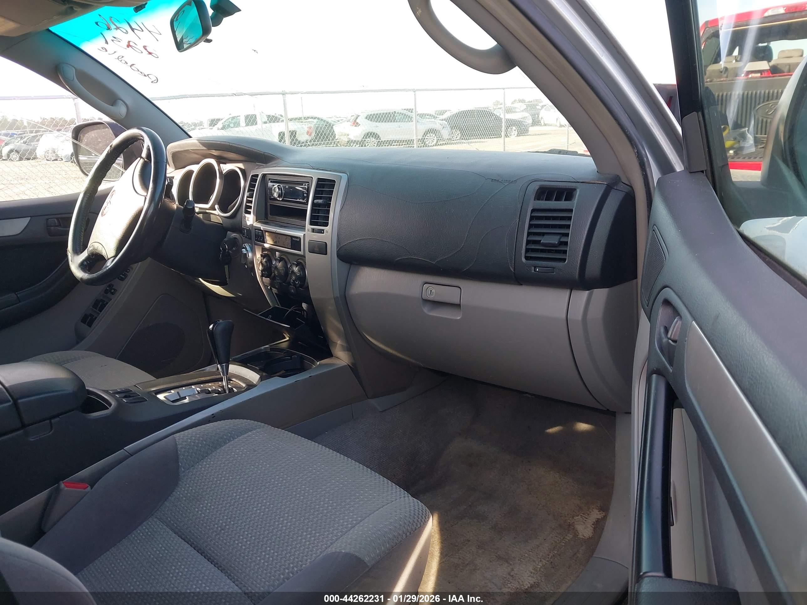 TOYOTA 4RUNNER image 5