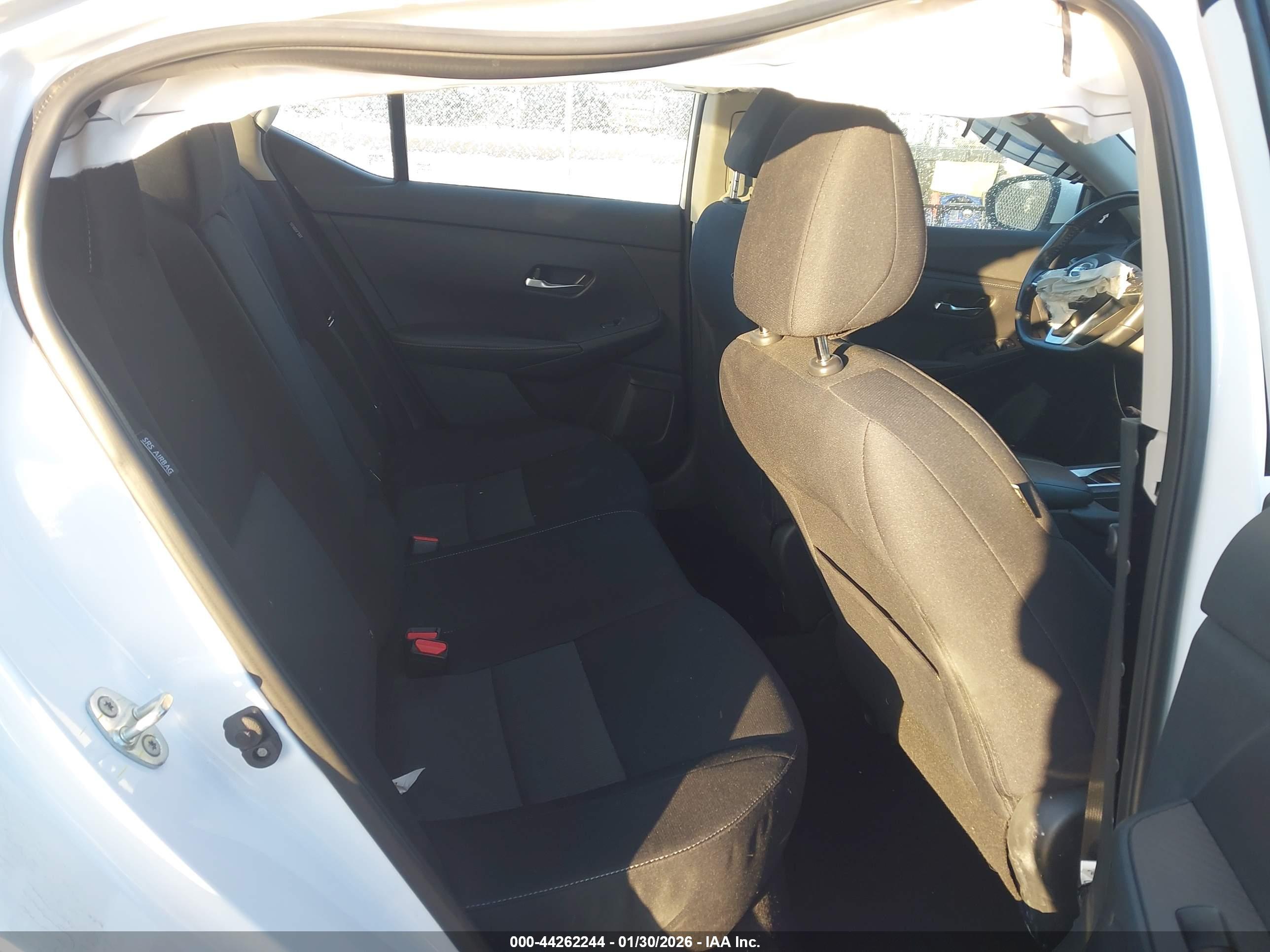 NISSAN SENTRA image 8
