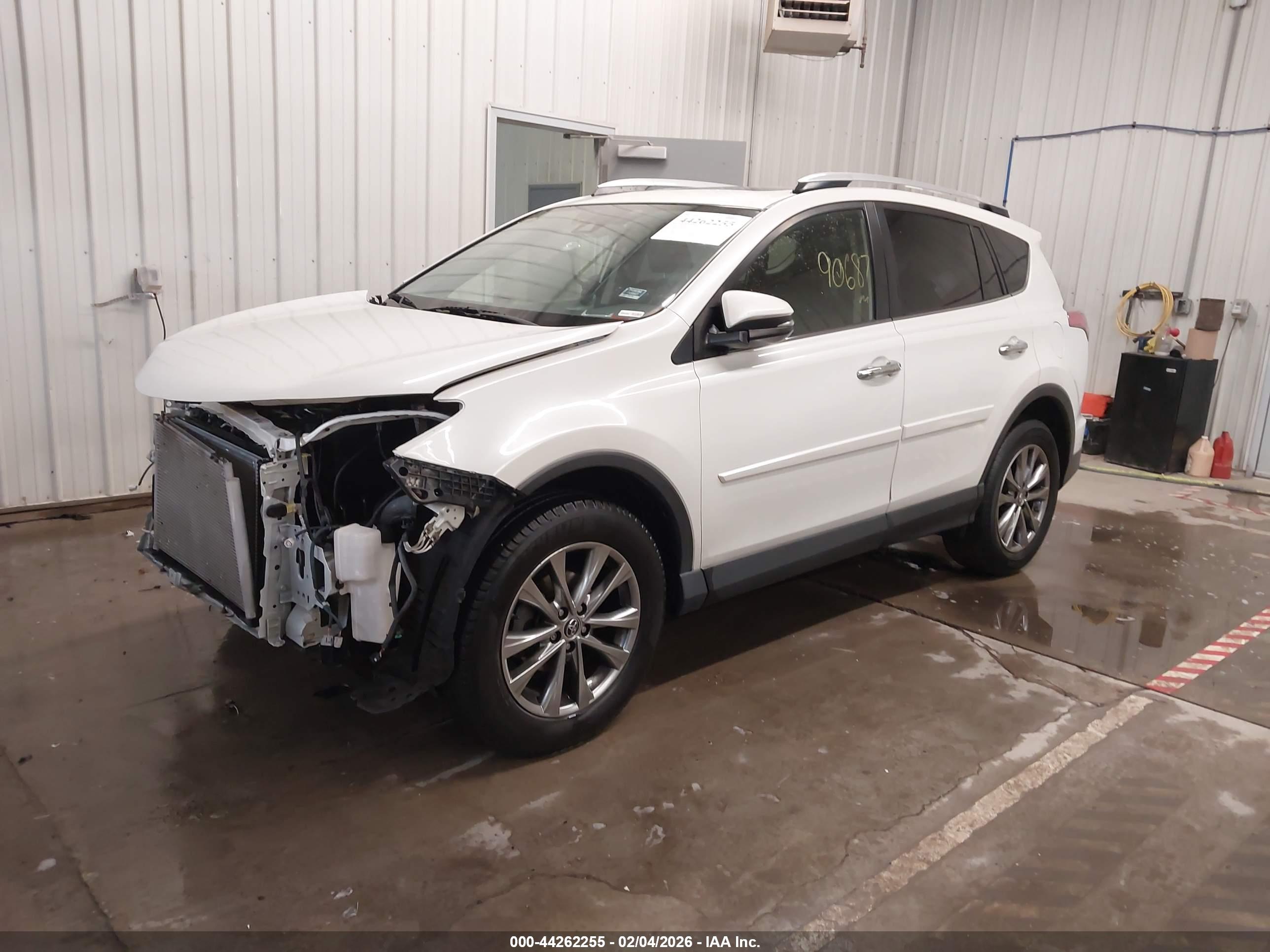 TOYOTA RAV4 image 2