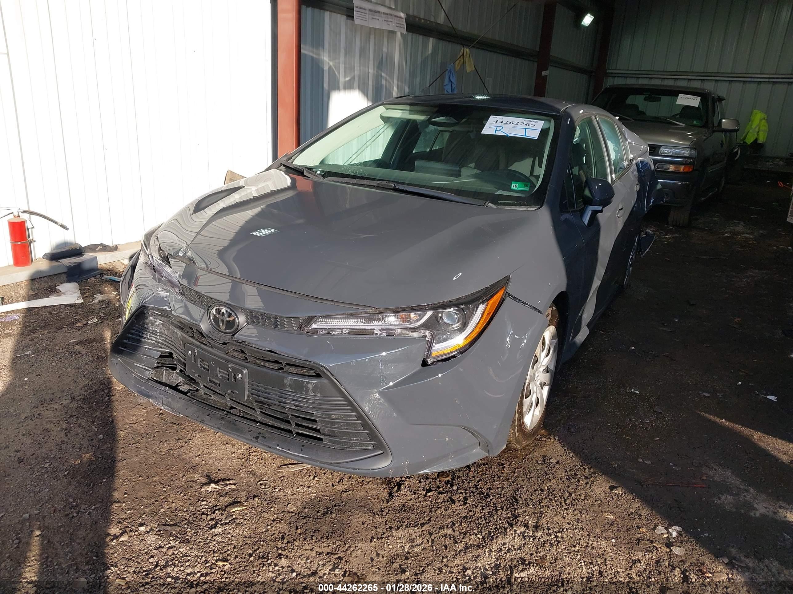 TOYOTA COROLLA image 2