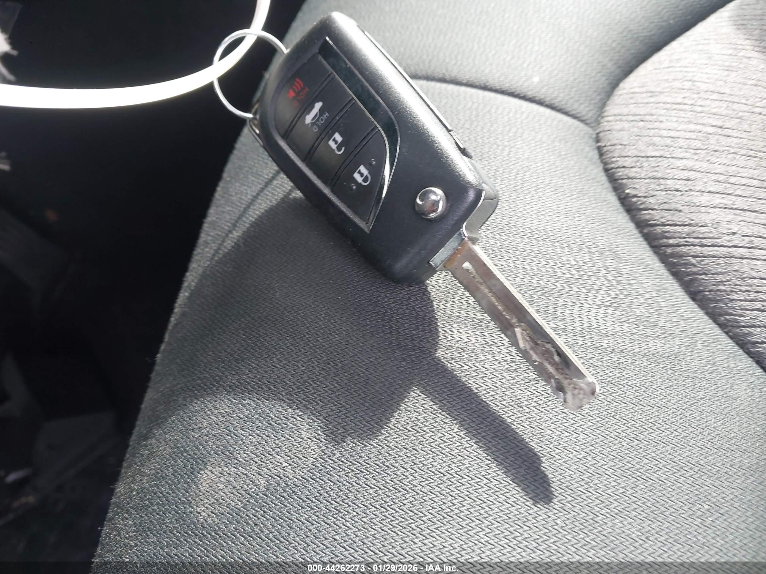 TOYOTA CAMRY image 11