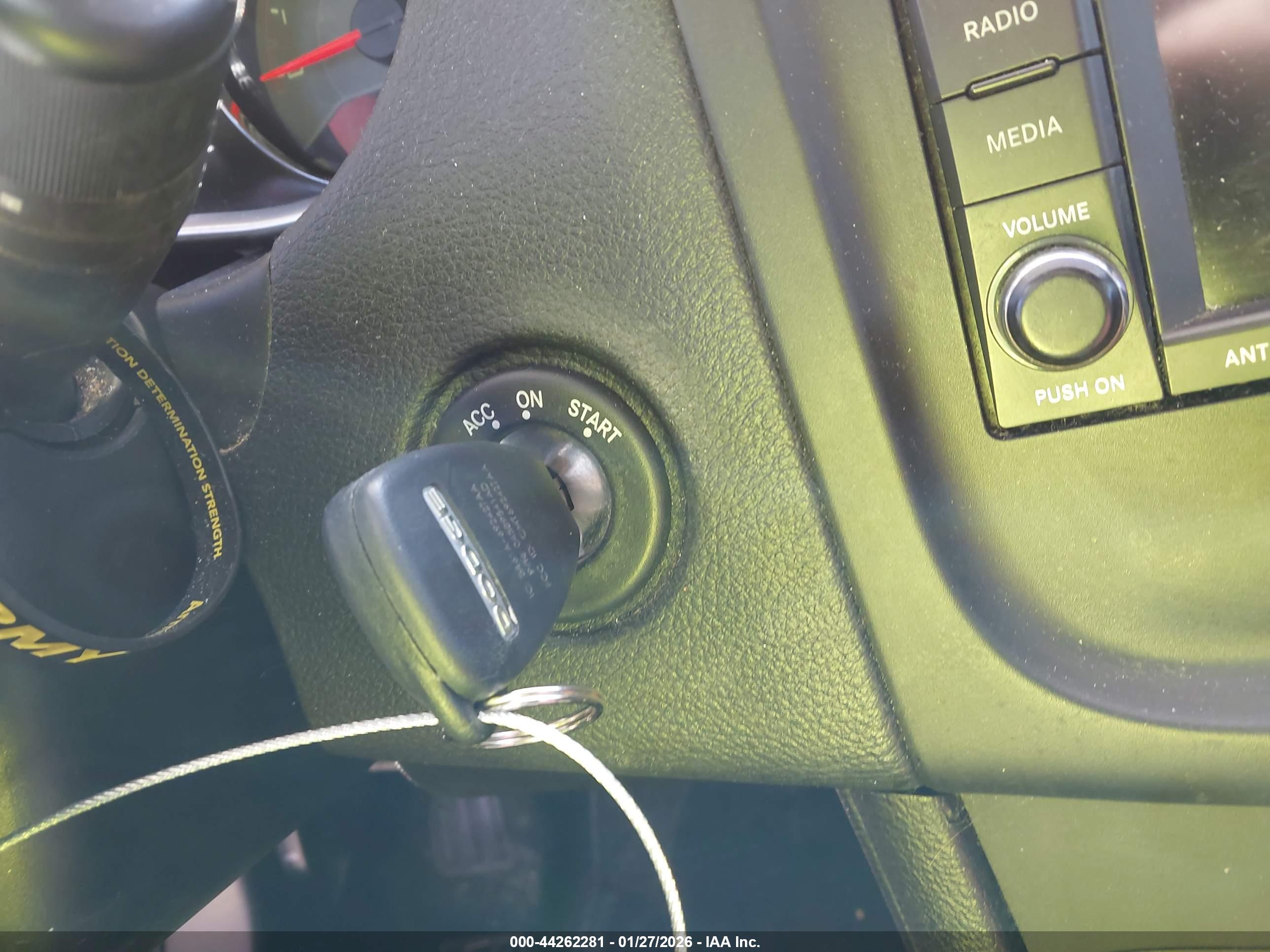 DODGE AVENGER image 11