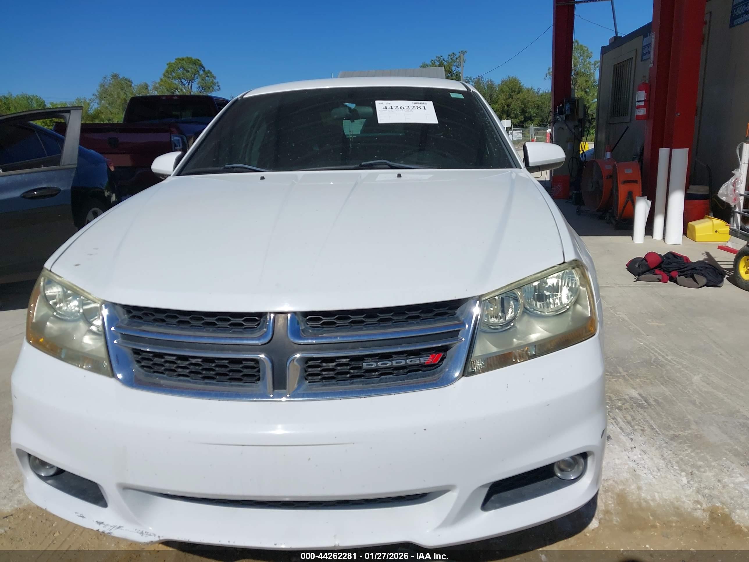 DODGE AVENGER image 6