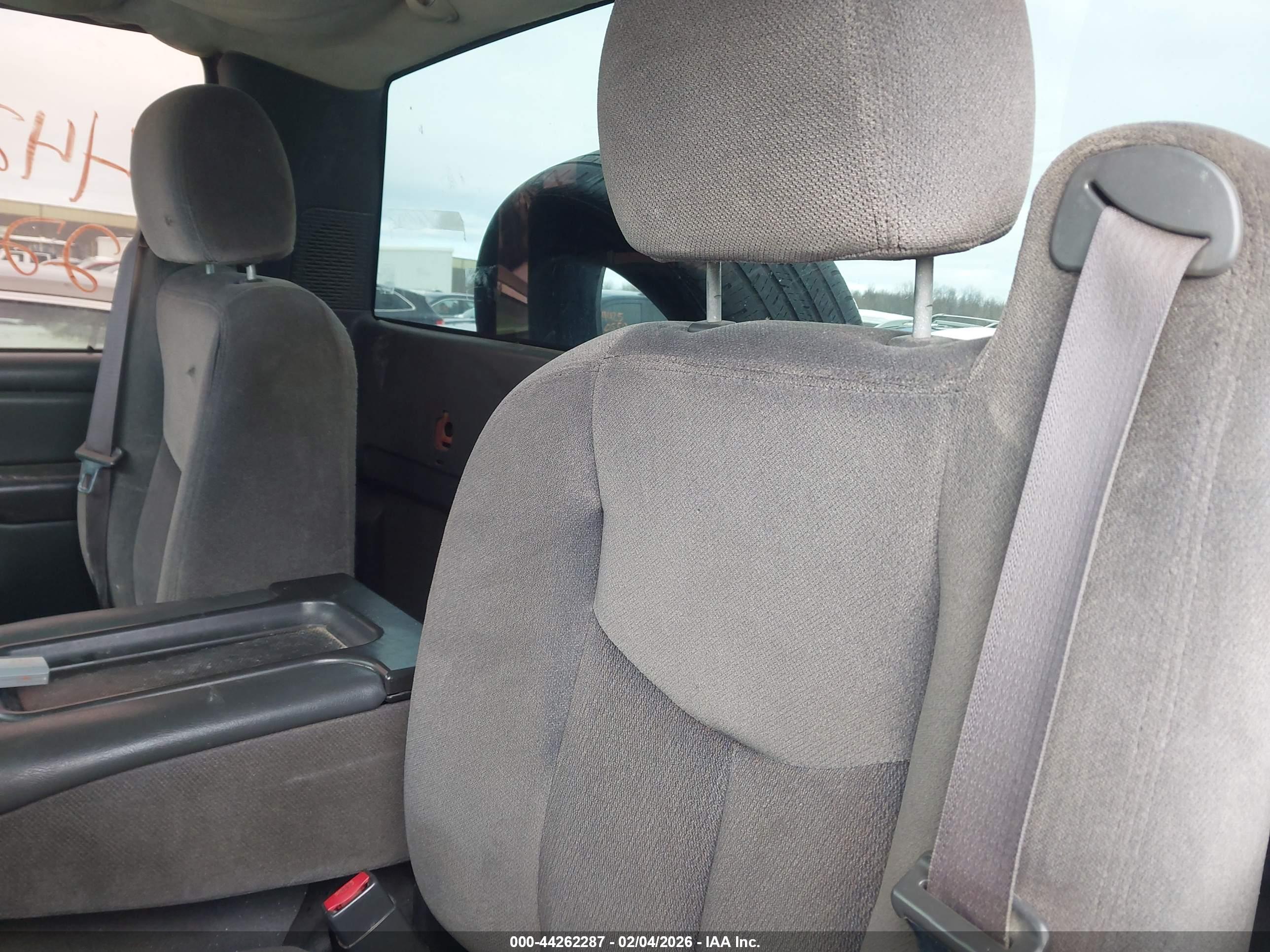 GMC SIERRA image 8