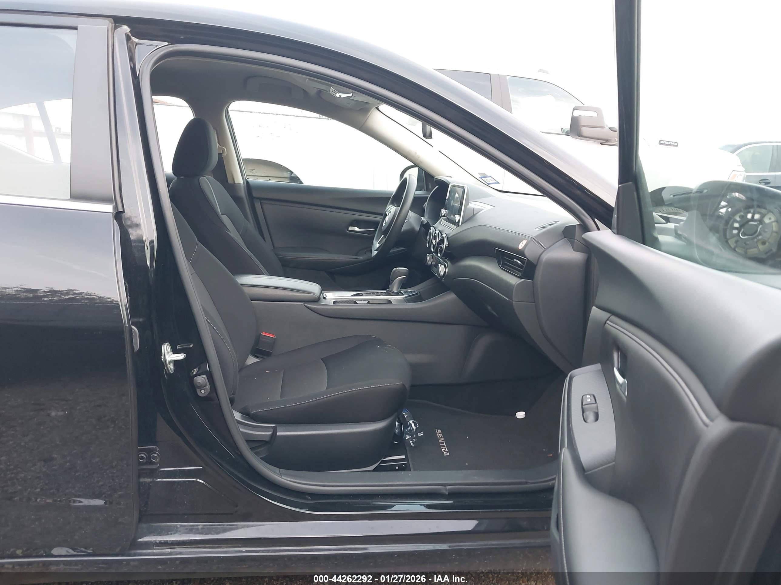NISSAN SENTRA image 5