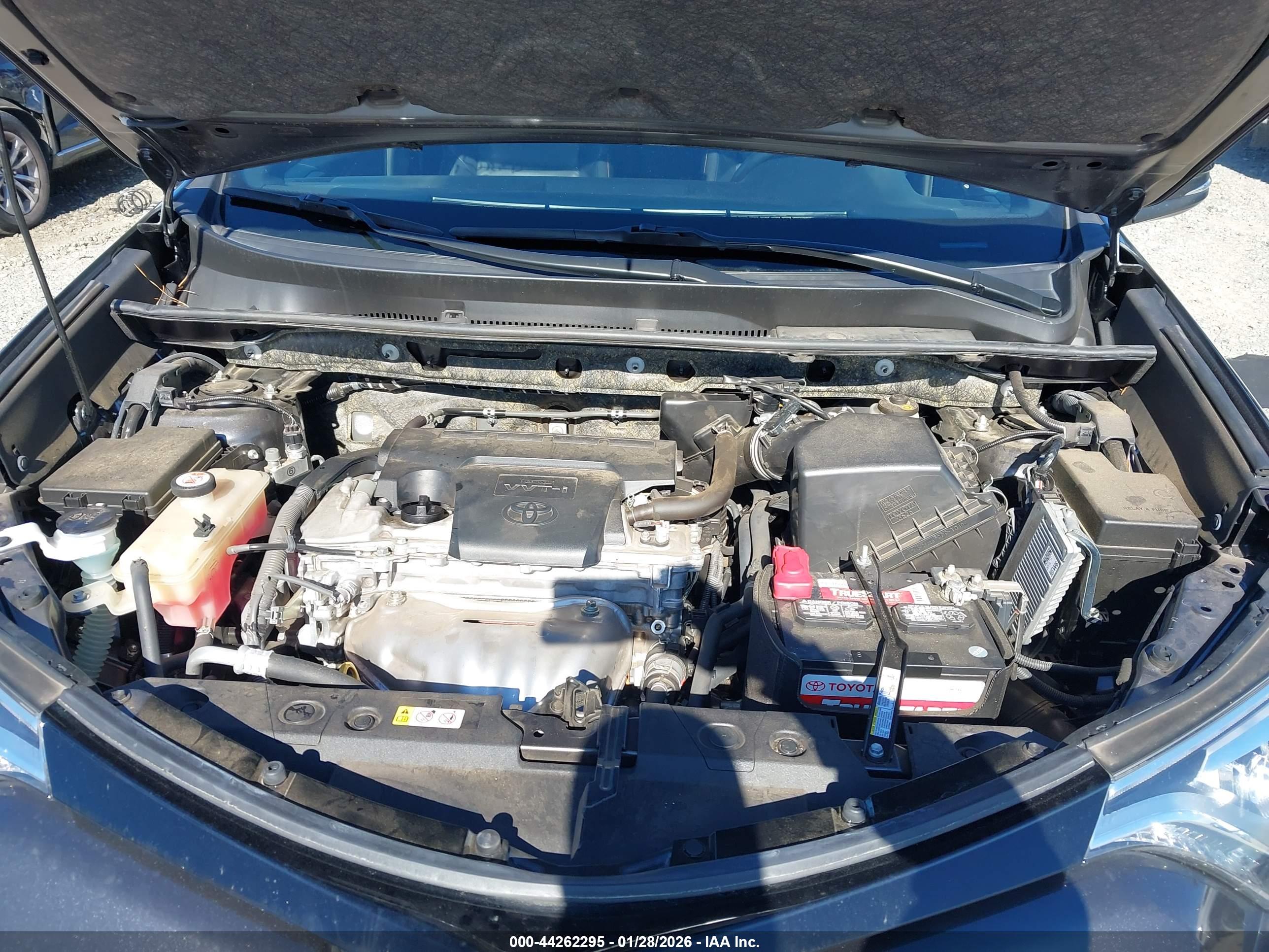 TOYOTA RAV4 image 10