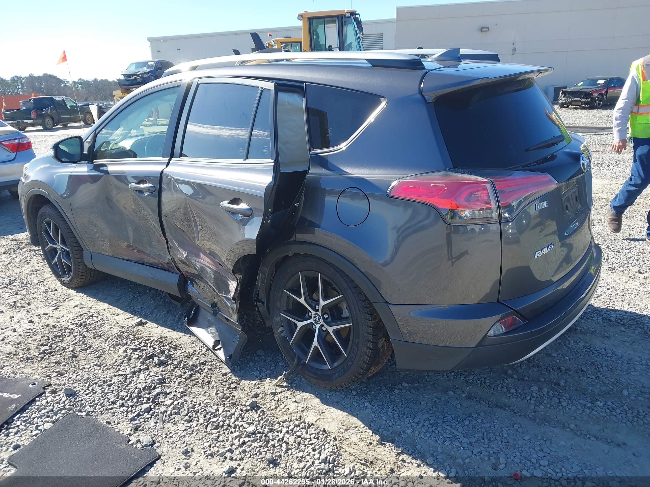 TOYOTA RAV4 image 3