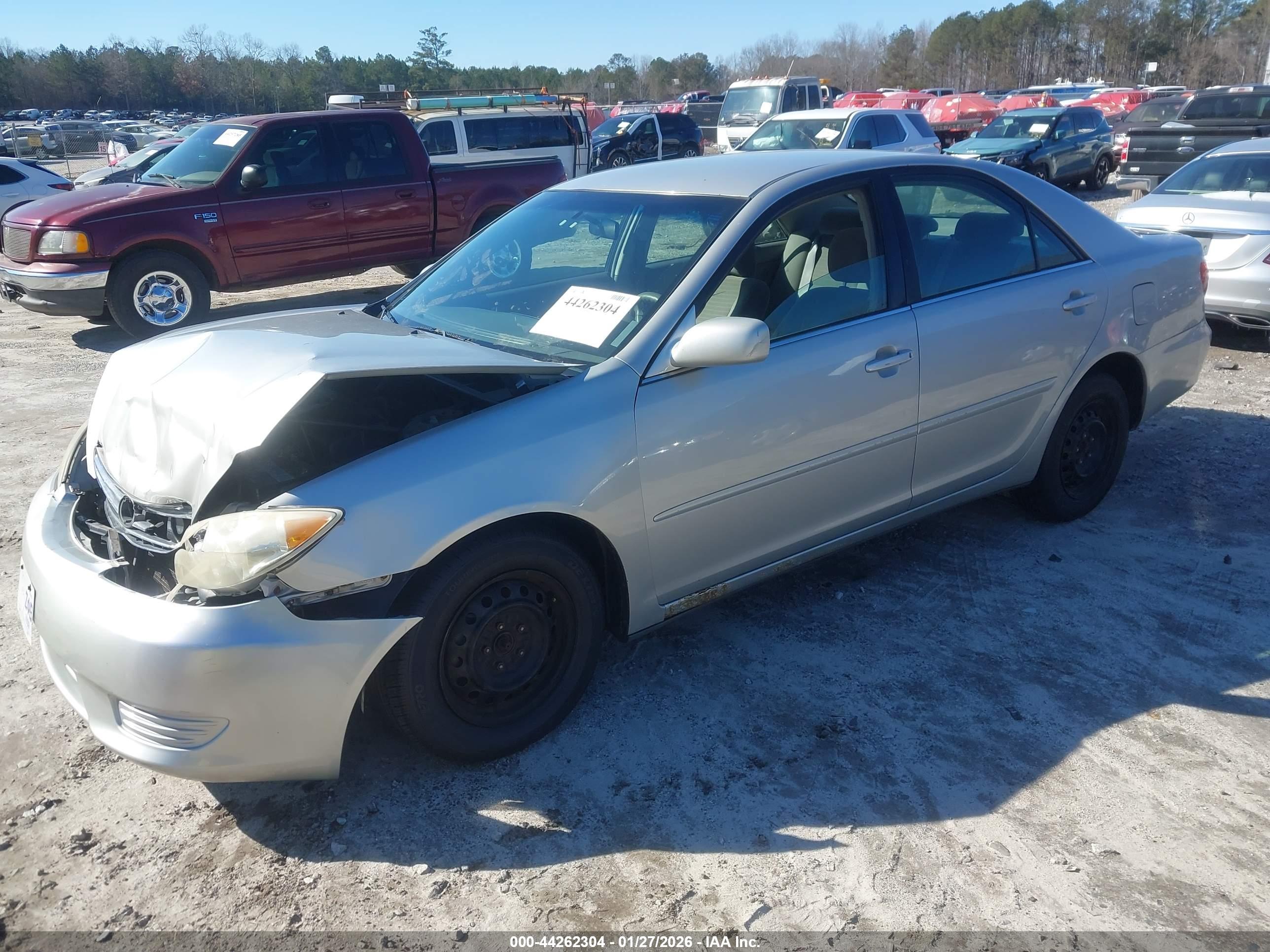 TOYOTA CAMRY image 2