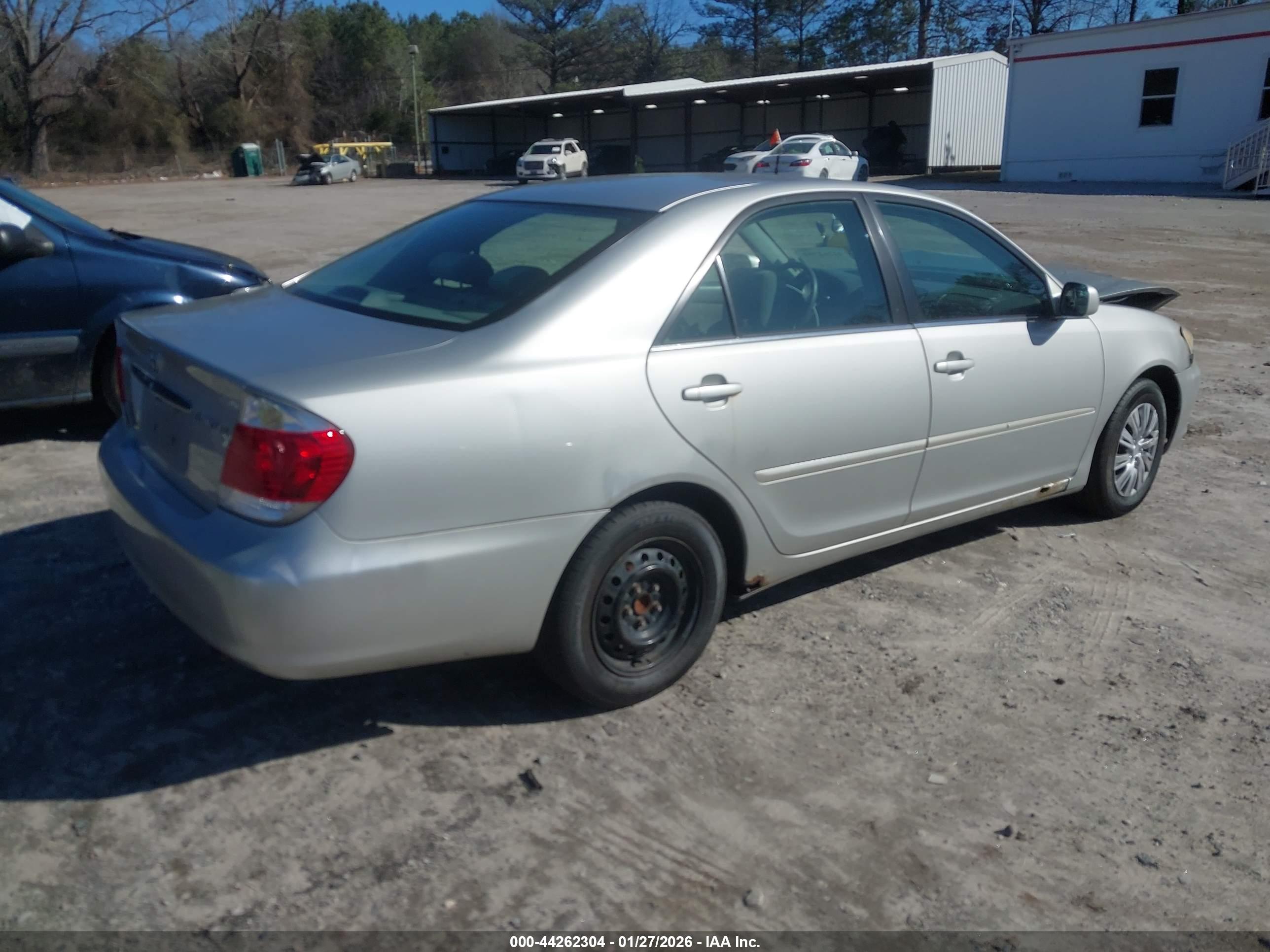TOYOTA CAMRY image 4