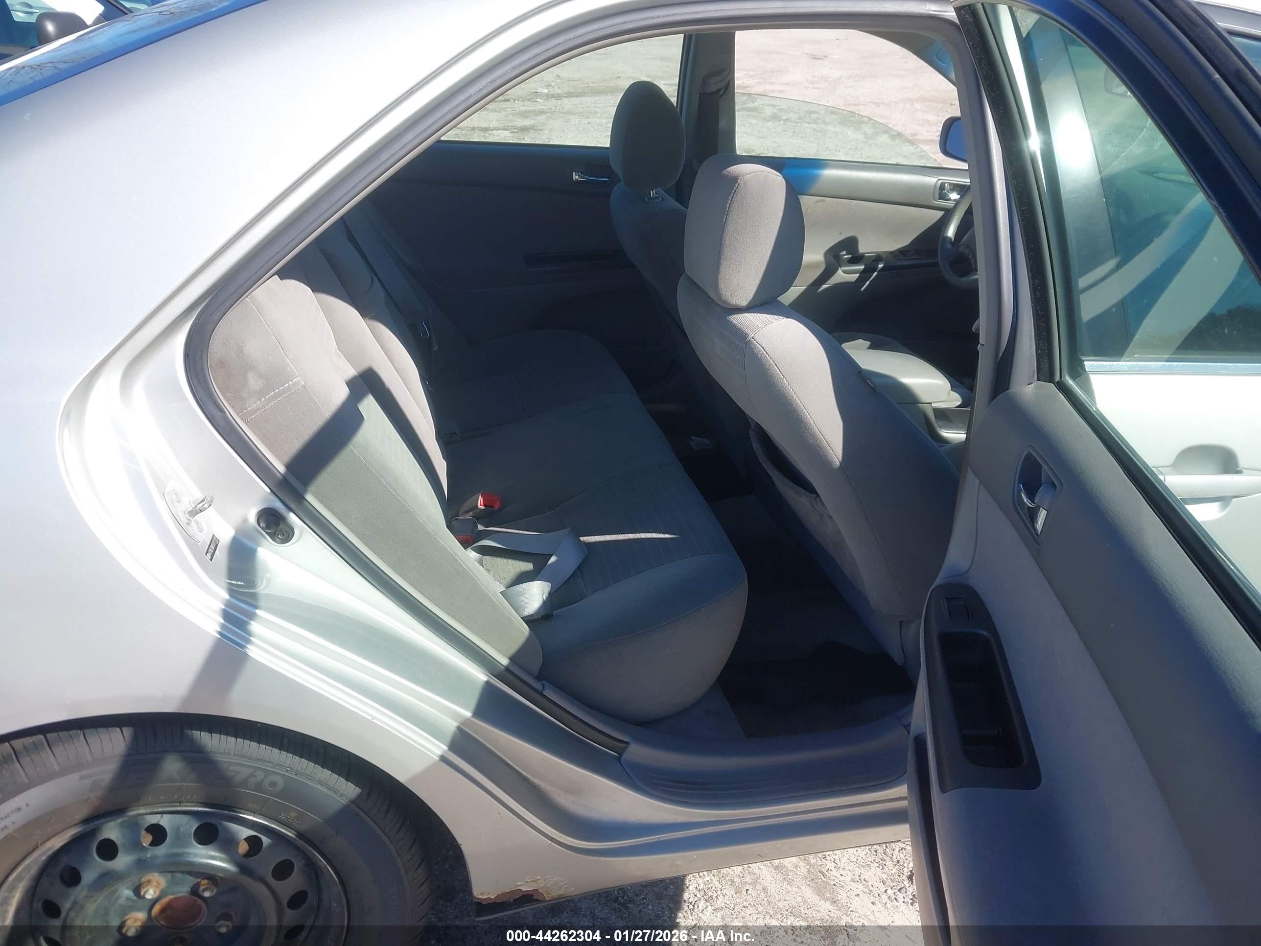 TOYOTA CAMRY image 8