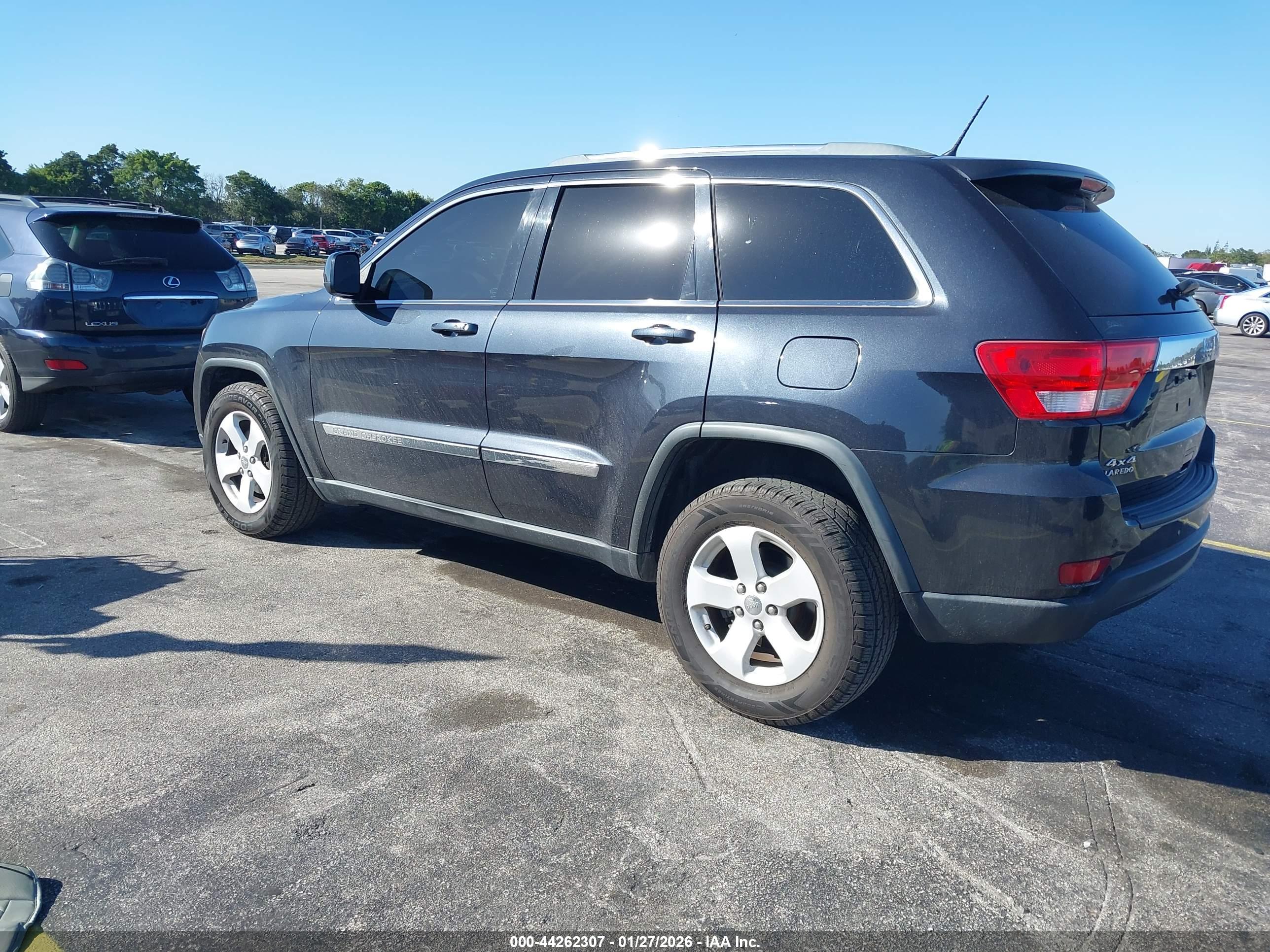 JEEP GRAND image 3