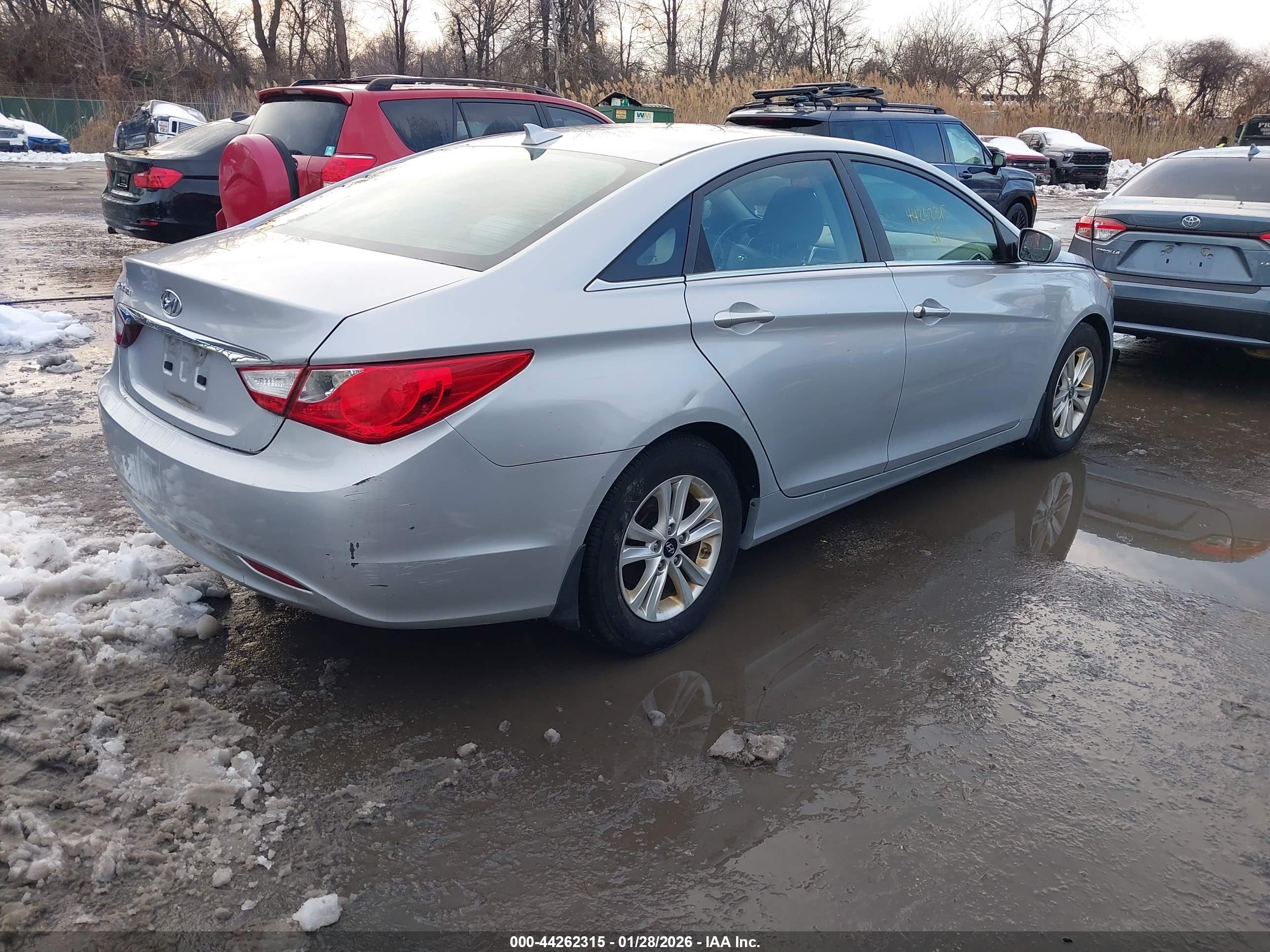 HYUNDAI SONATA image 4