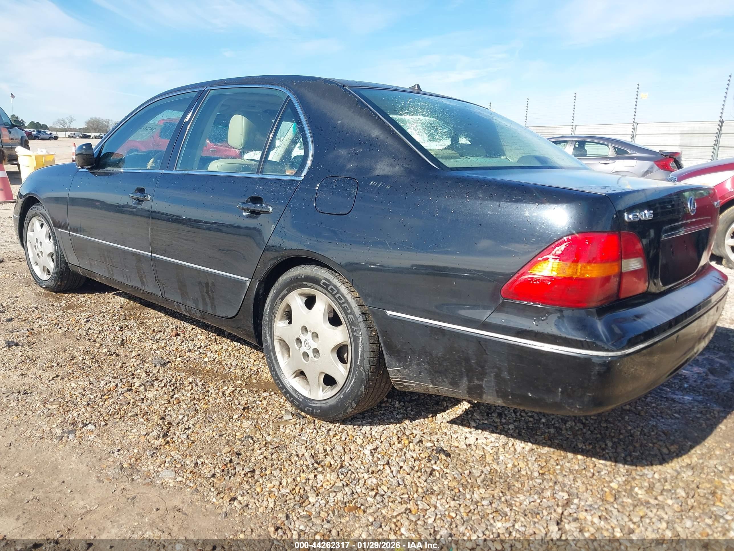 LEXUS LS image 3
