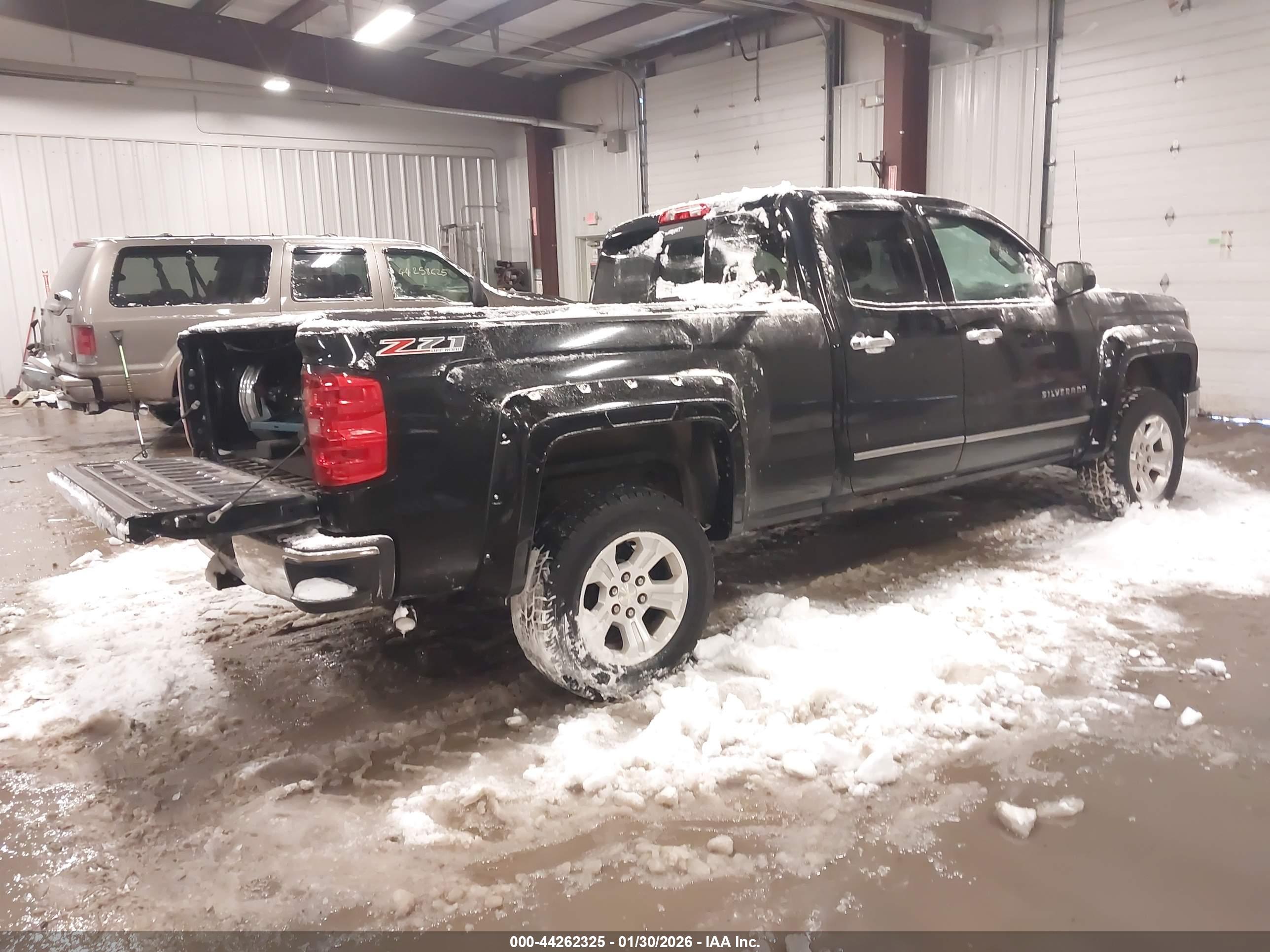 CHEVROLET SILVERADO image 4