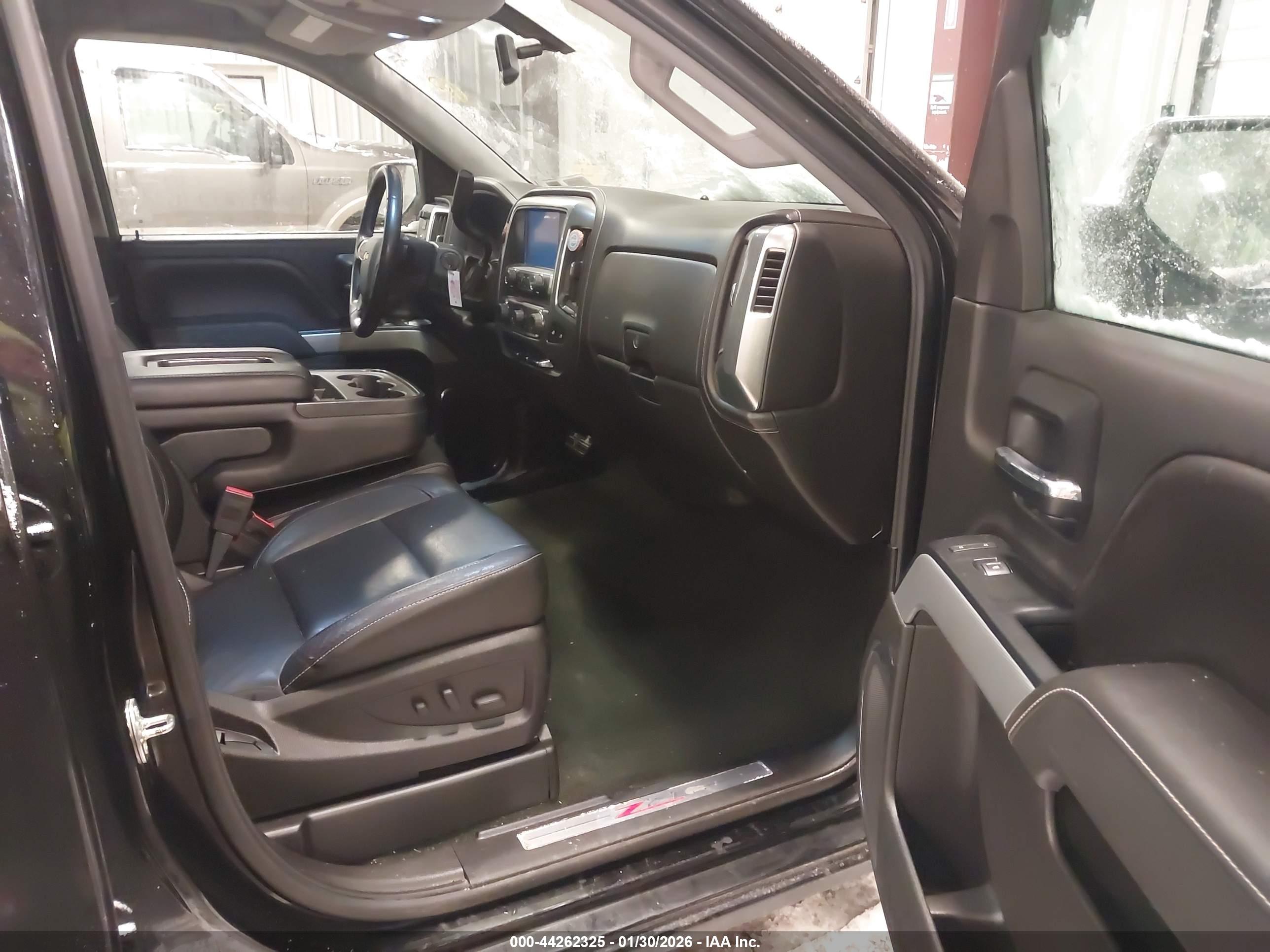 CHEVROLET SILVERADO image 5