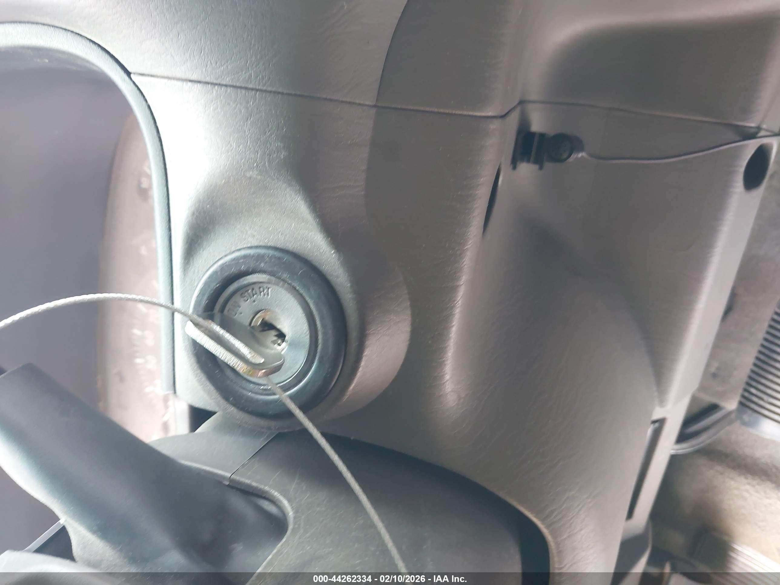 TOYOTA TUNDRA image 11