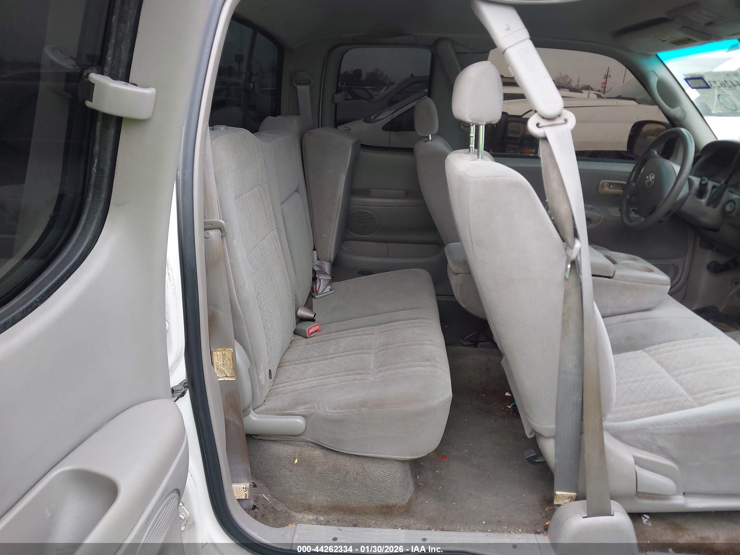 TOYOTA TUNDRA image 8