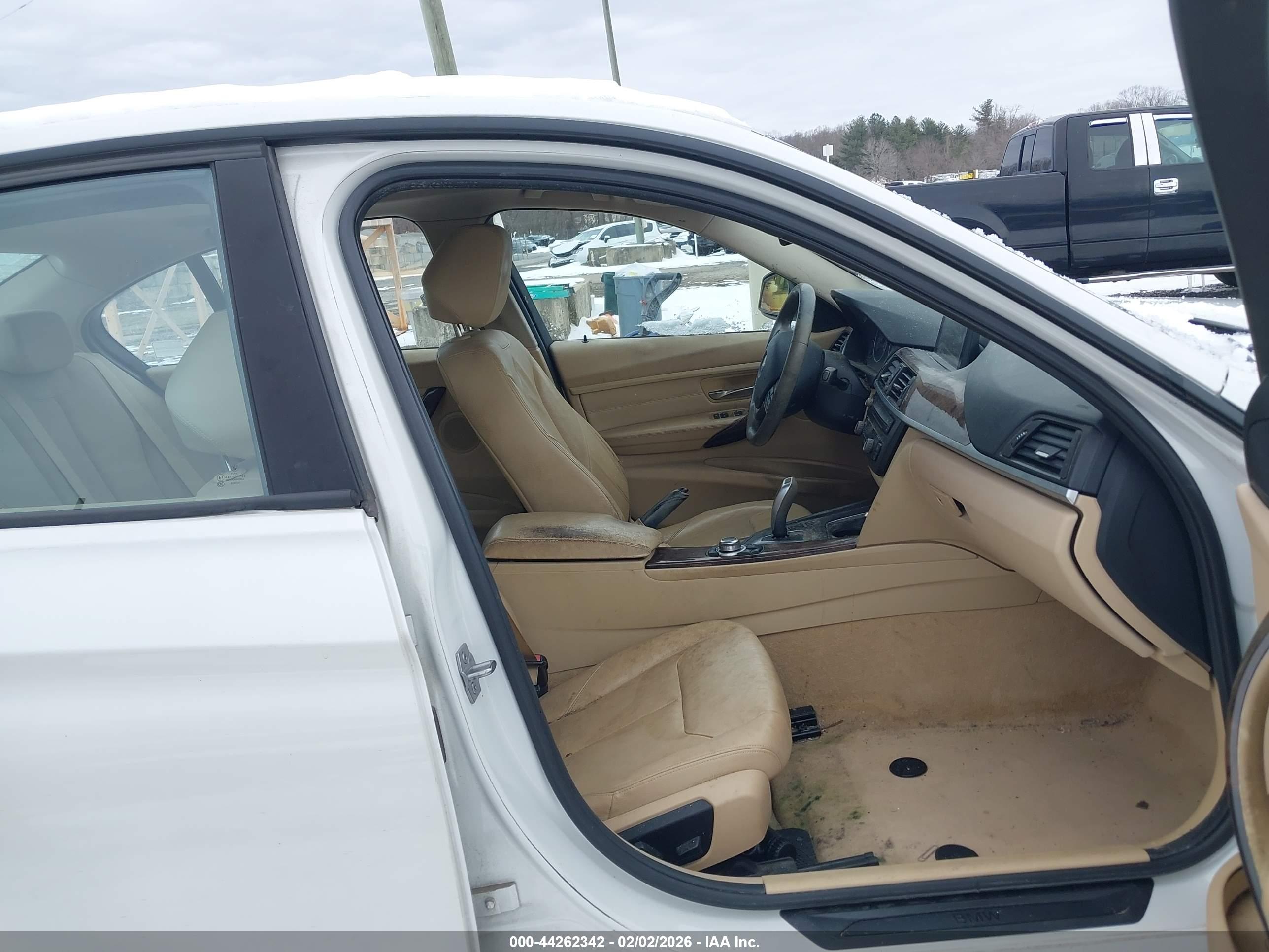 BMW 328I image 5