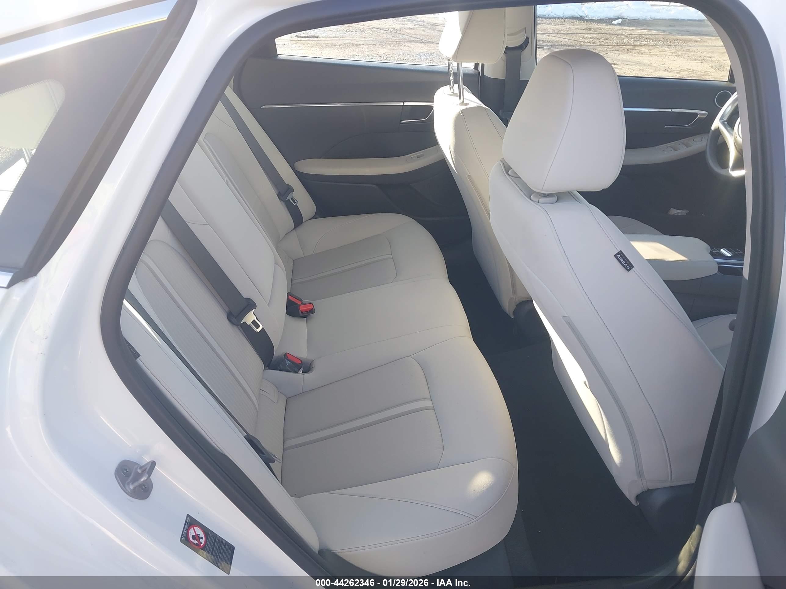 HYUNDAI SONATA image 8