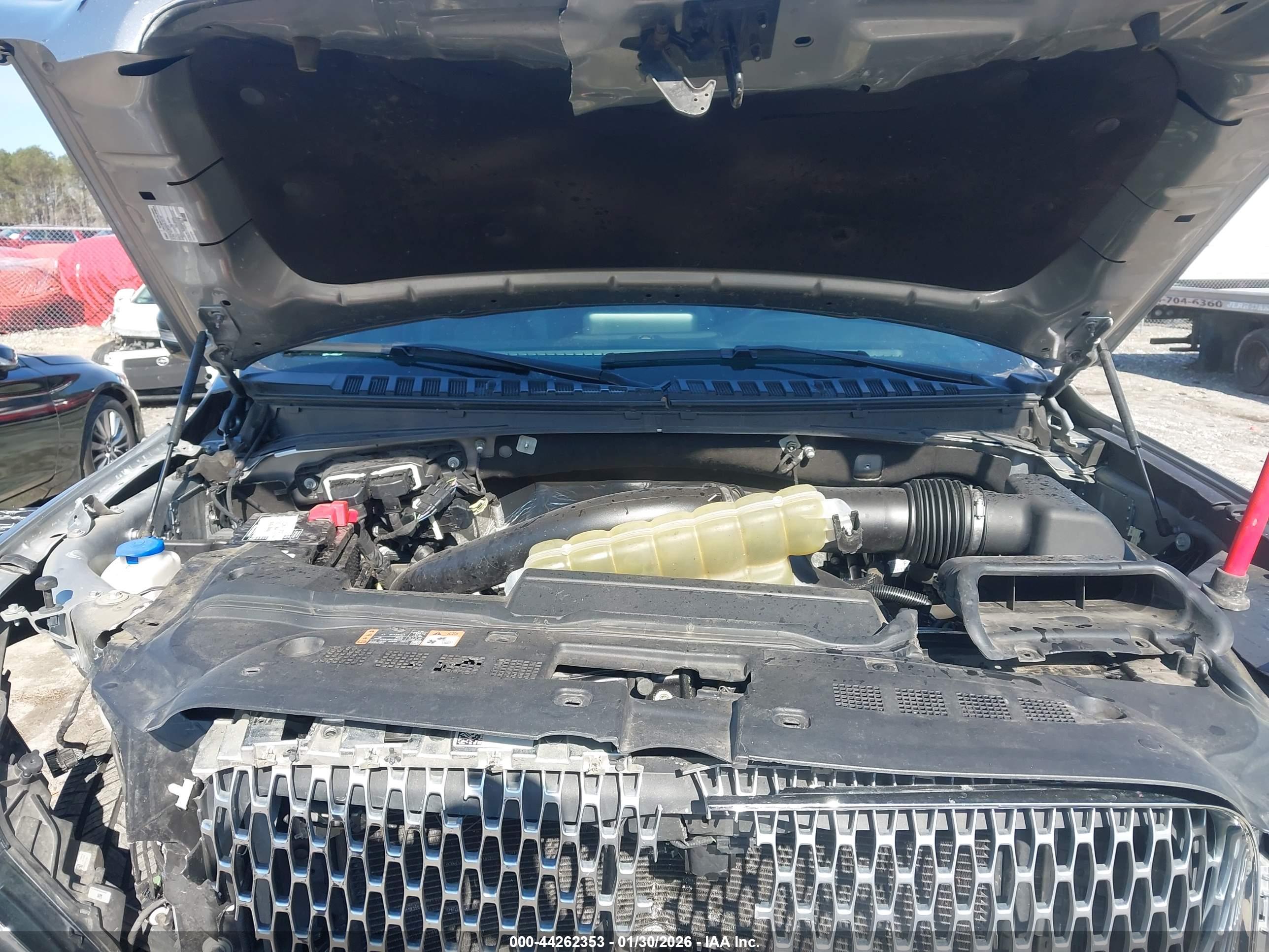 LINCOLN NAVIGATOR image 10