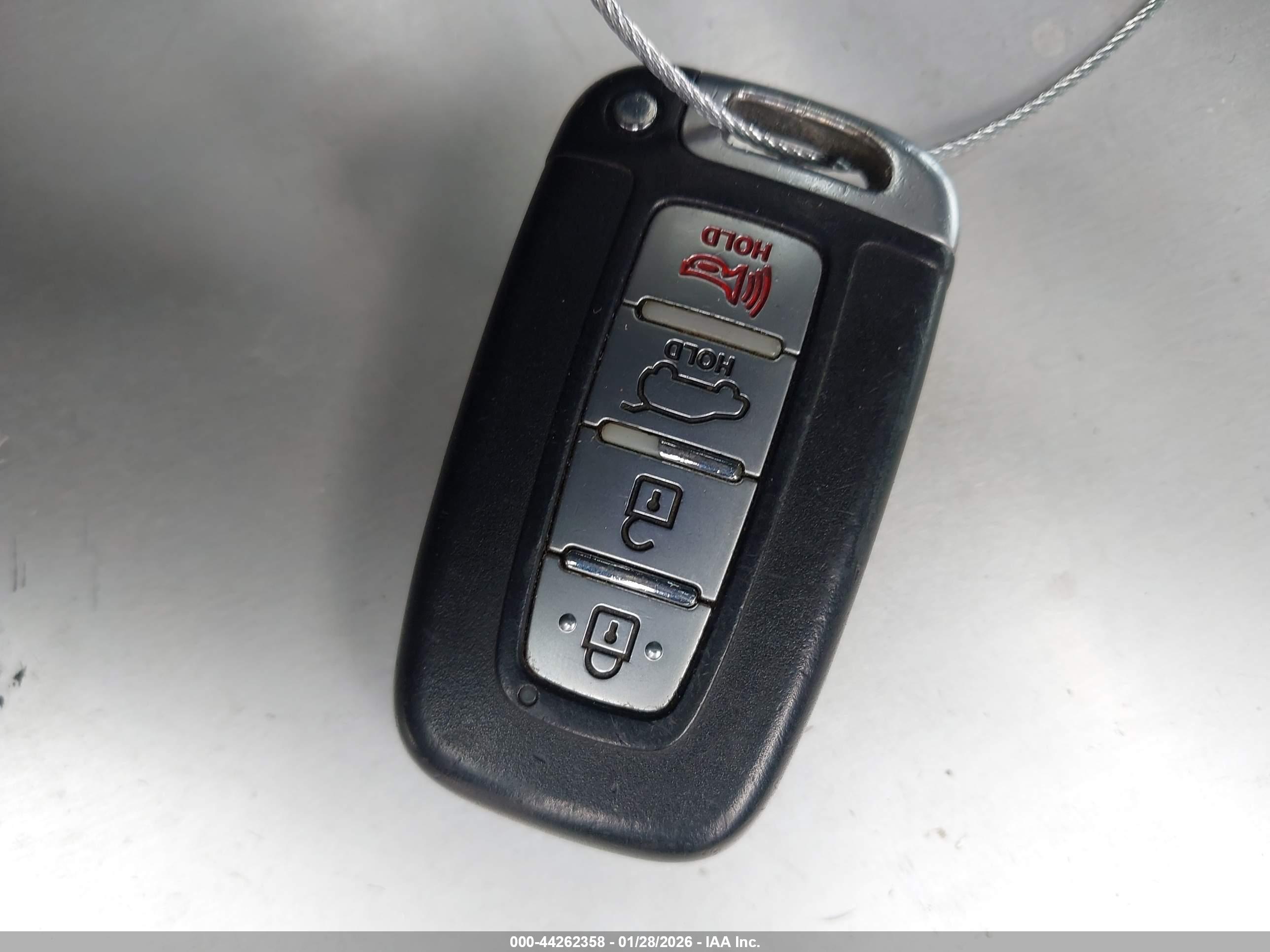 HYUNDAI VELOSTER image 11