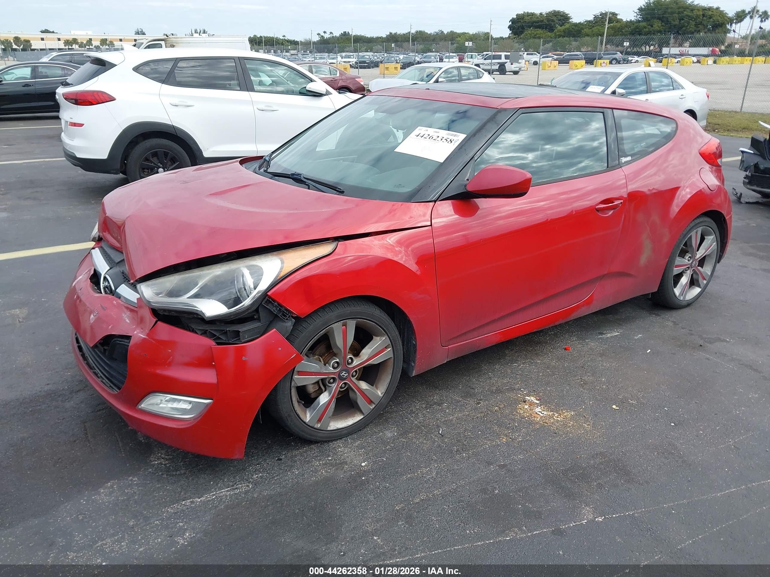 HYUNDAI VELOSTER image 2