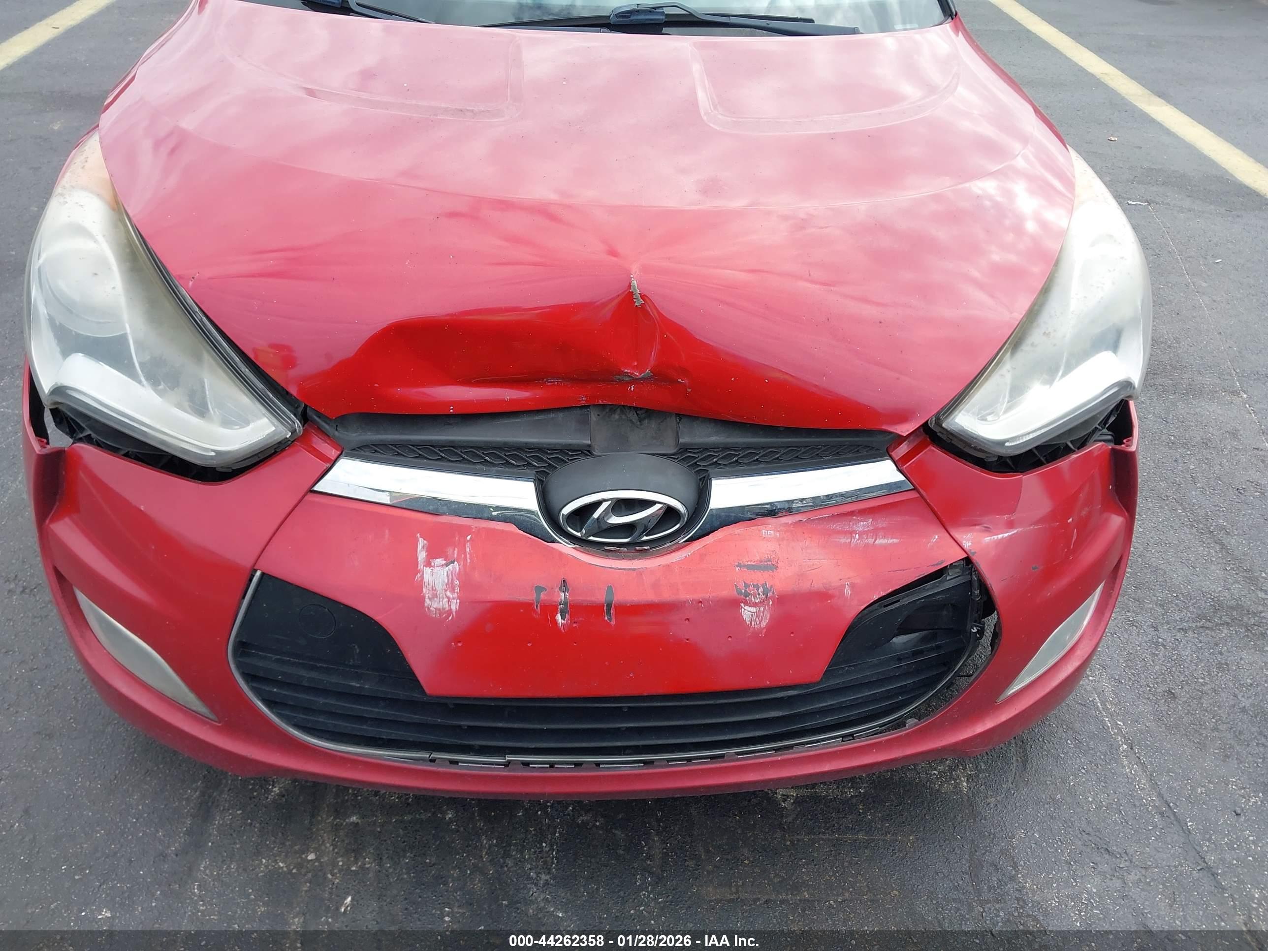 HYUNDAI VELOSTER image 6