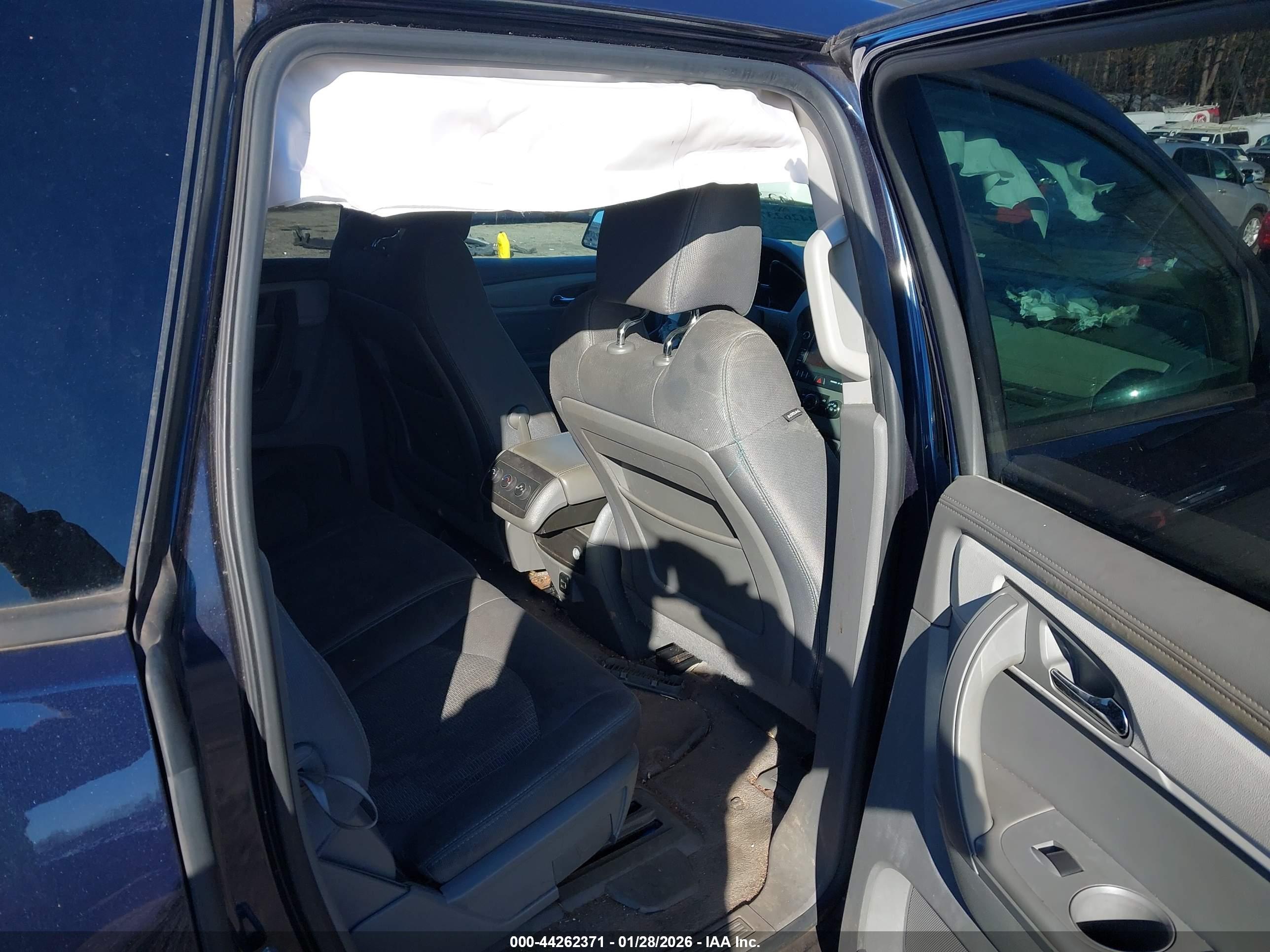 CHEVROLET TRAVERSE image 8