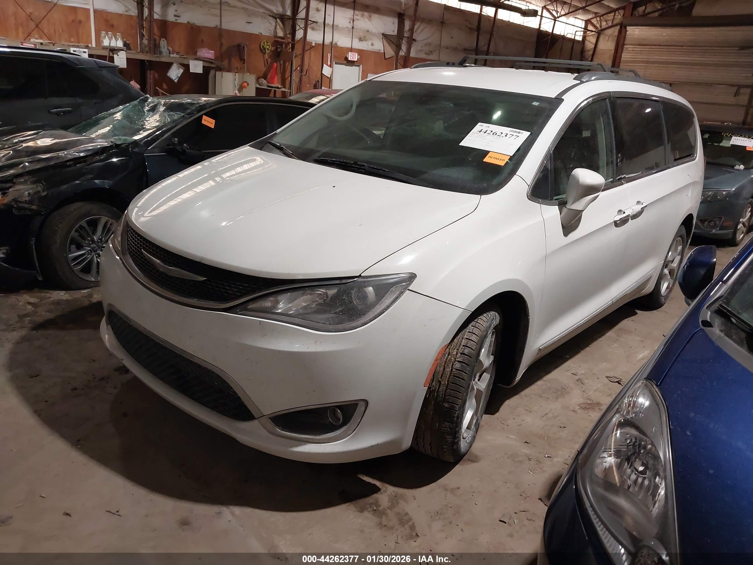 CHRYSLER PACIFICA image 2