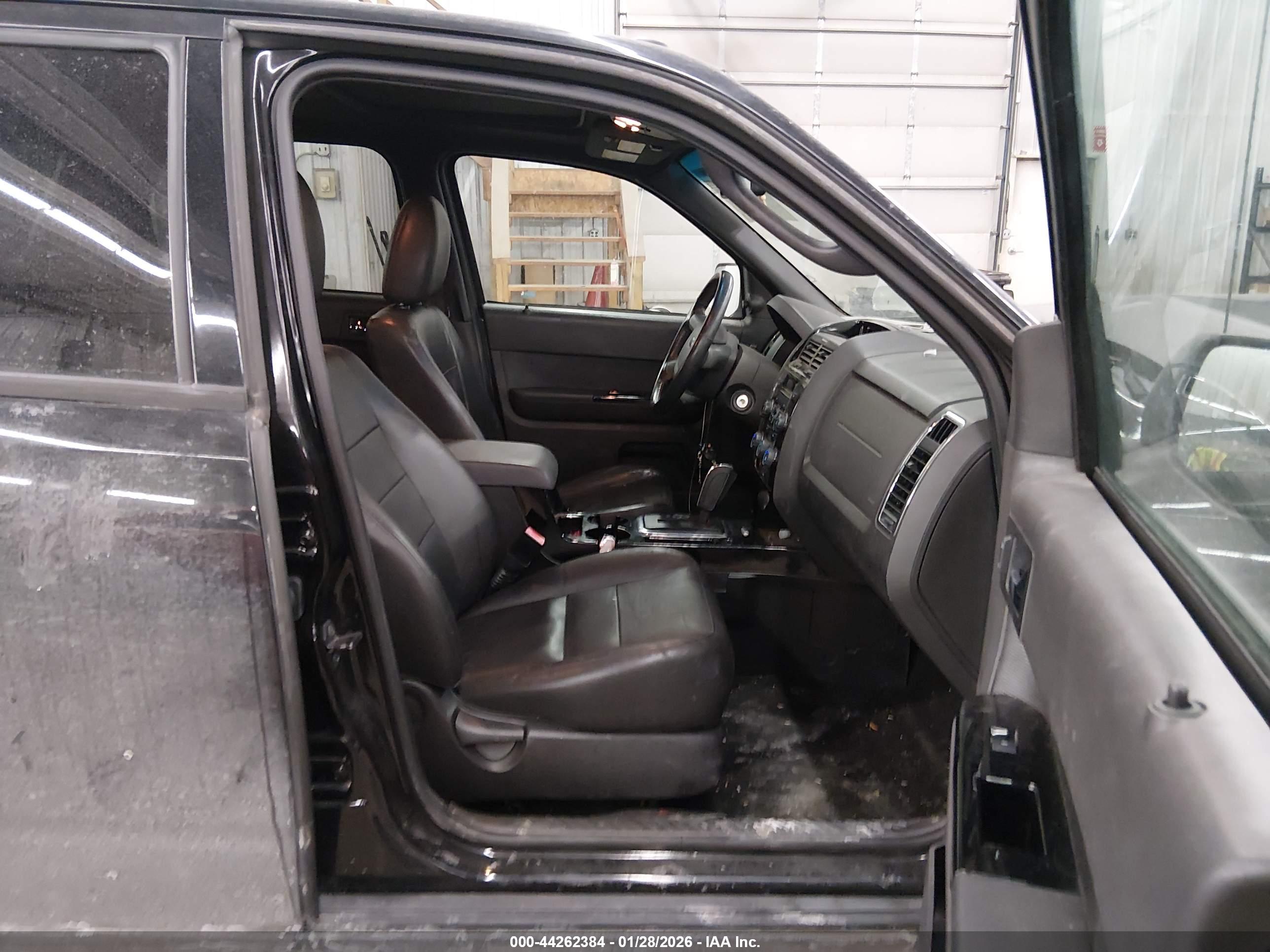 FORD ESCAPE image 5