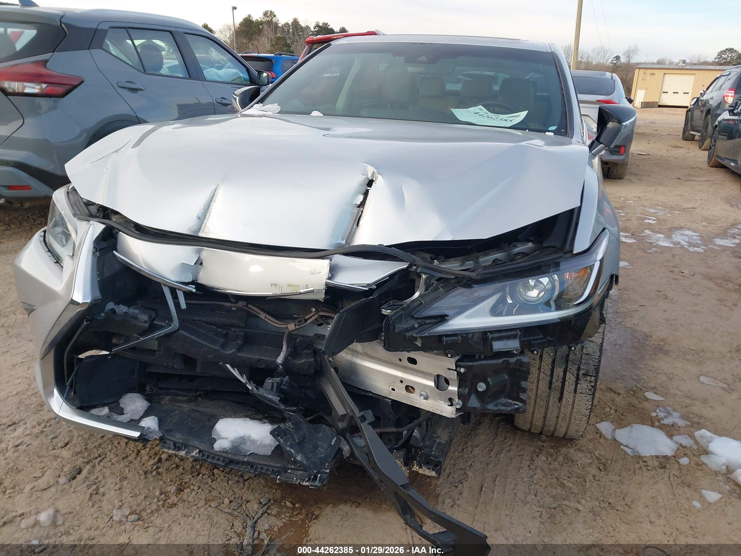 LEXUS ES image 6
