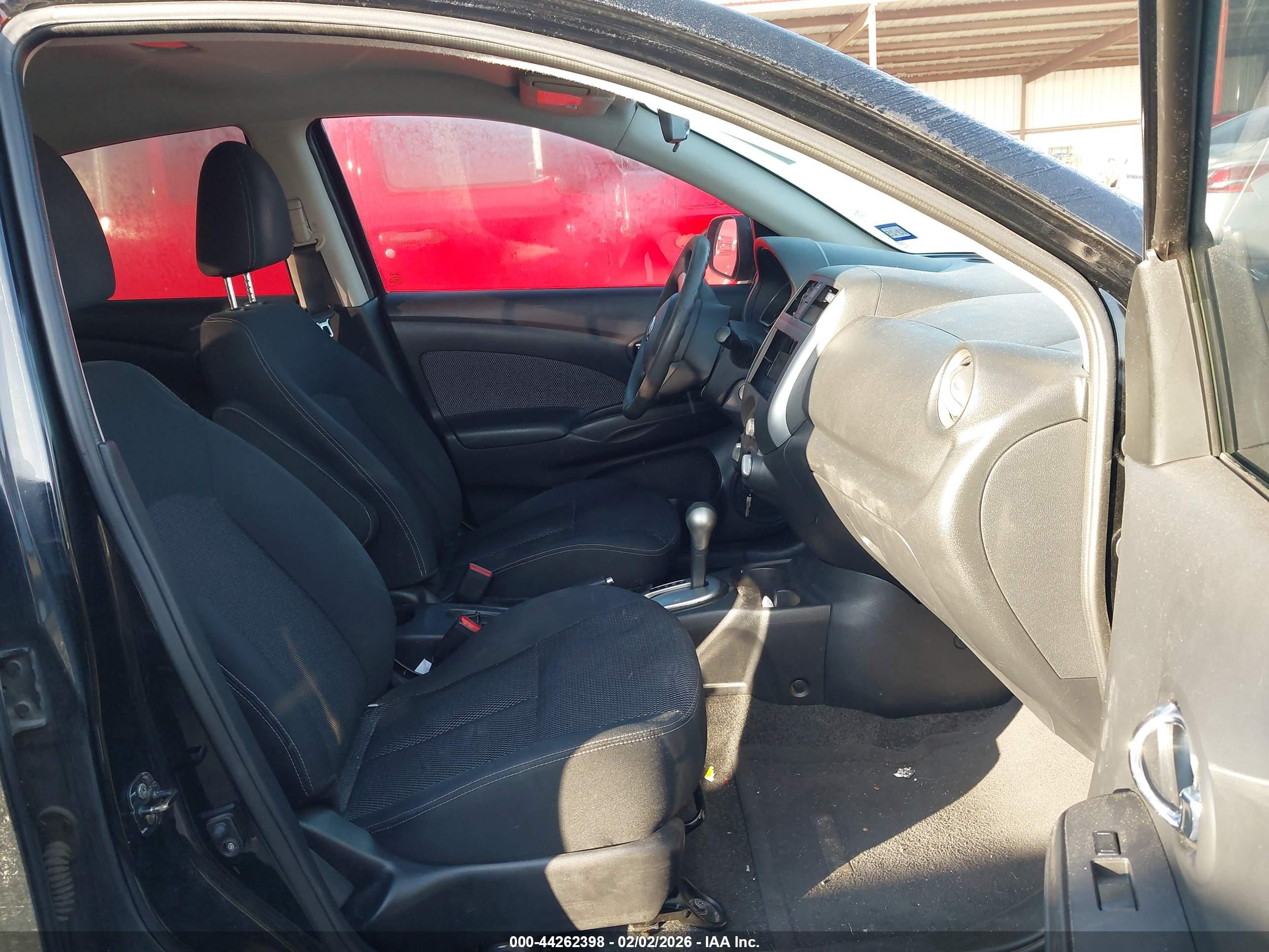 NISSAN VERSA image 5