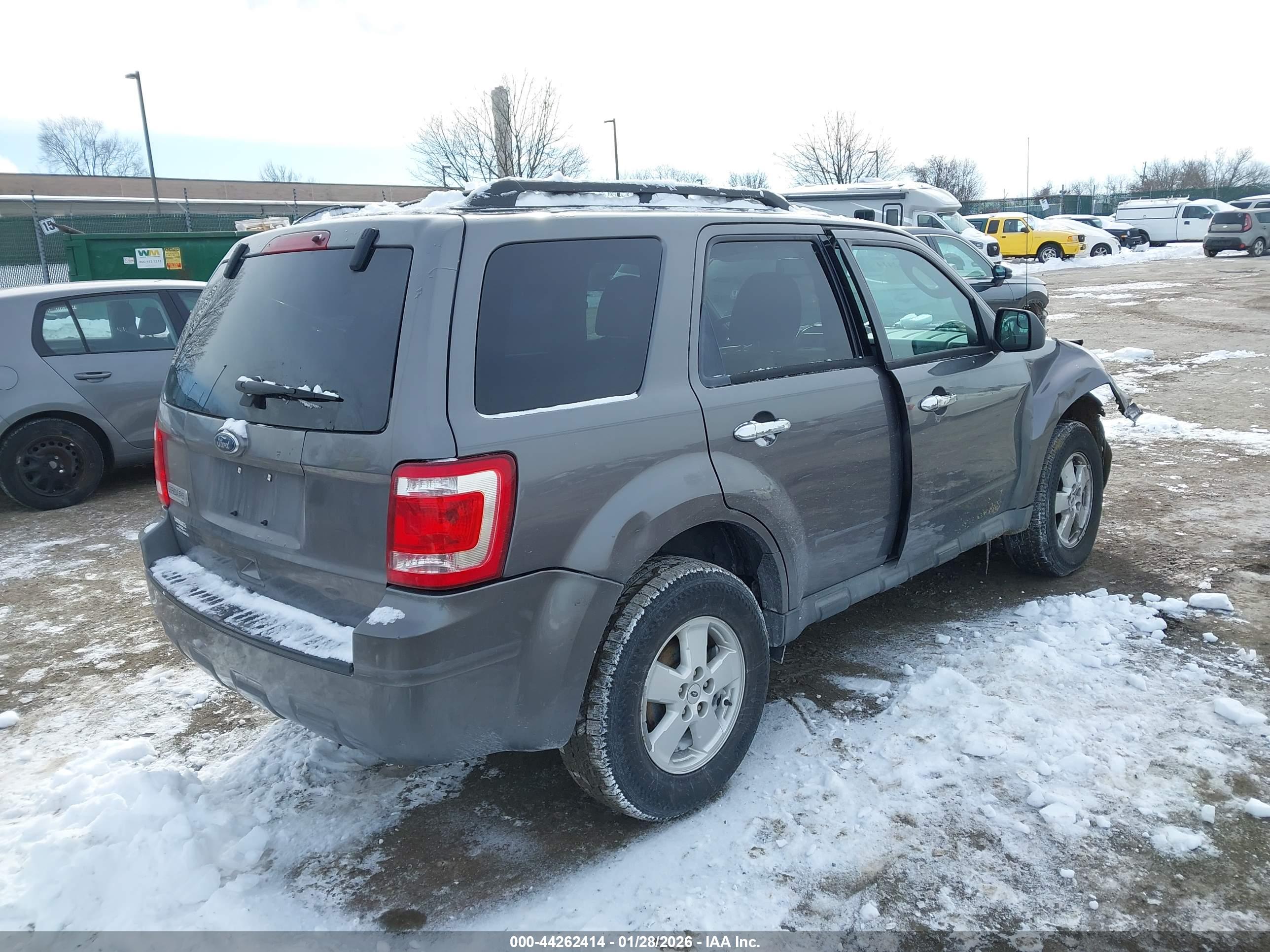 FORD ESCAPE image 4