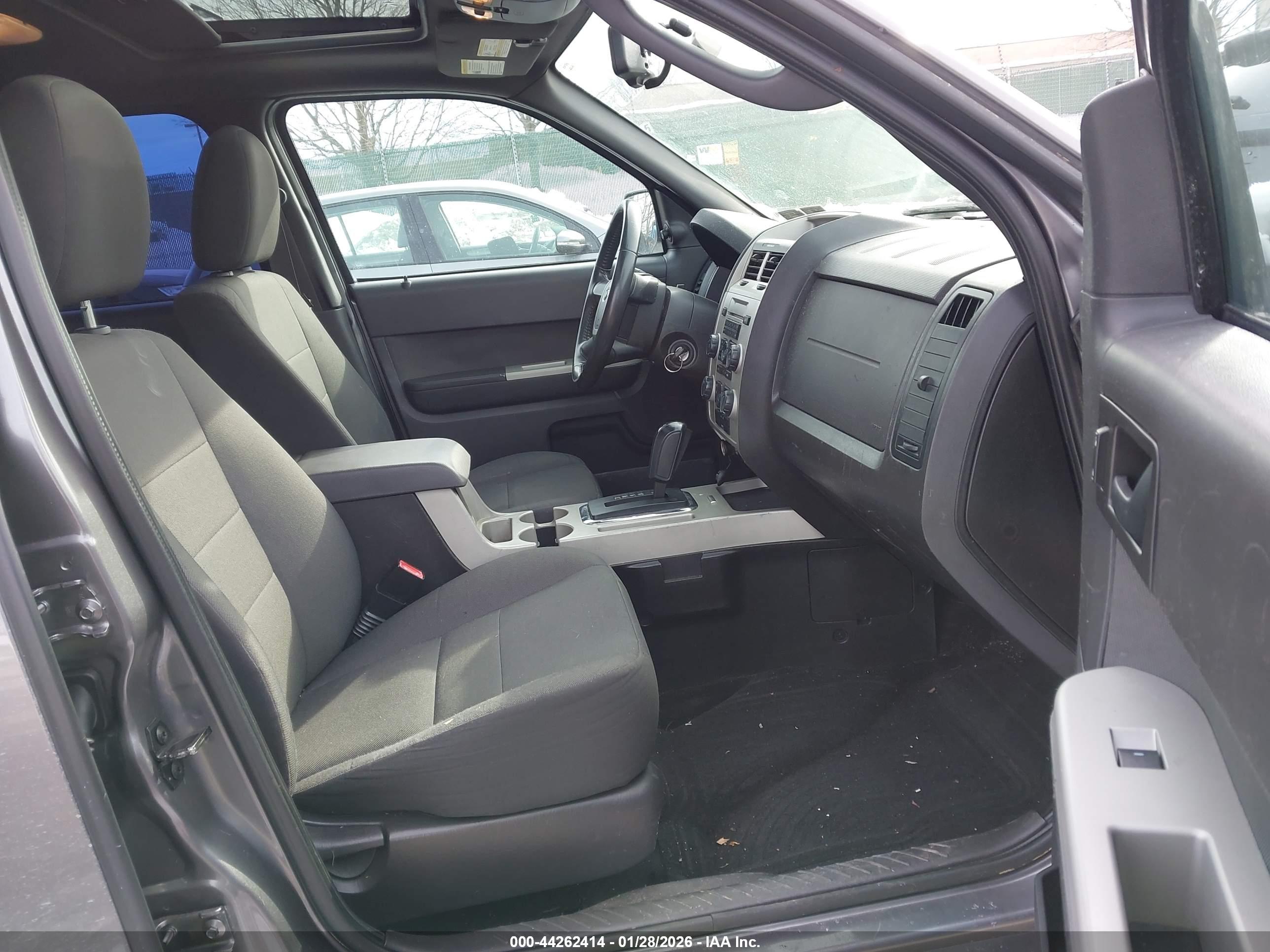 FORD ESCAPE image 5