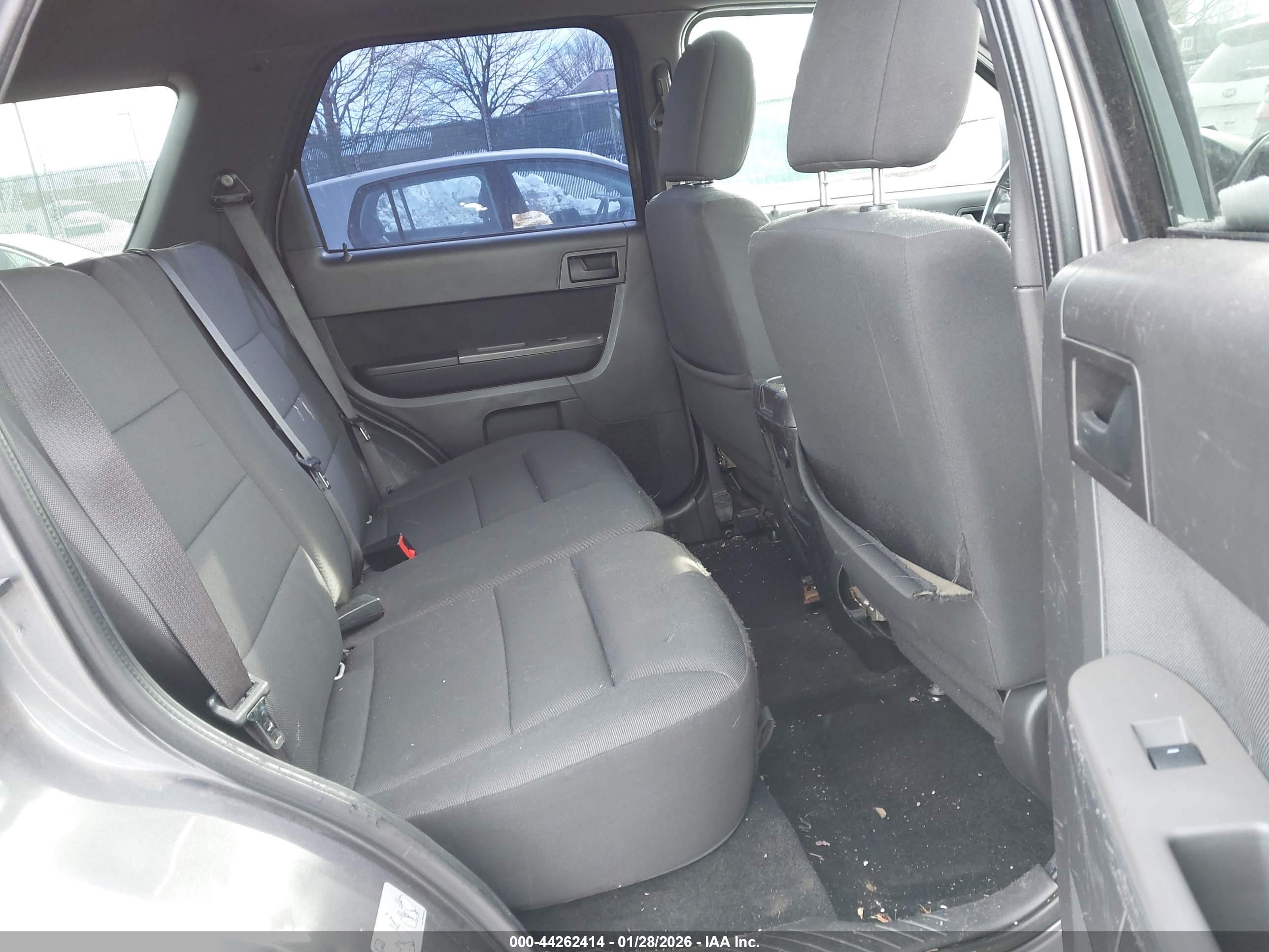 FORD ESCAPE image 8