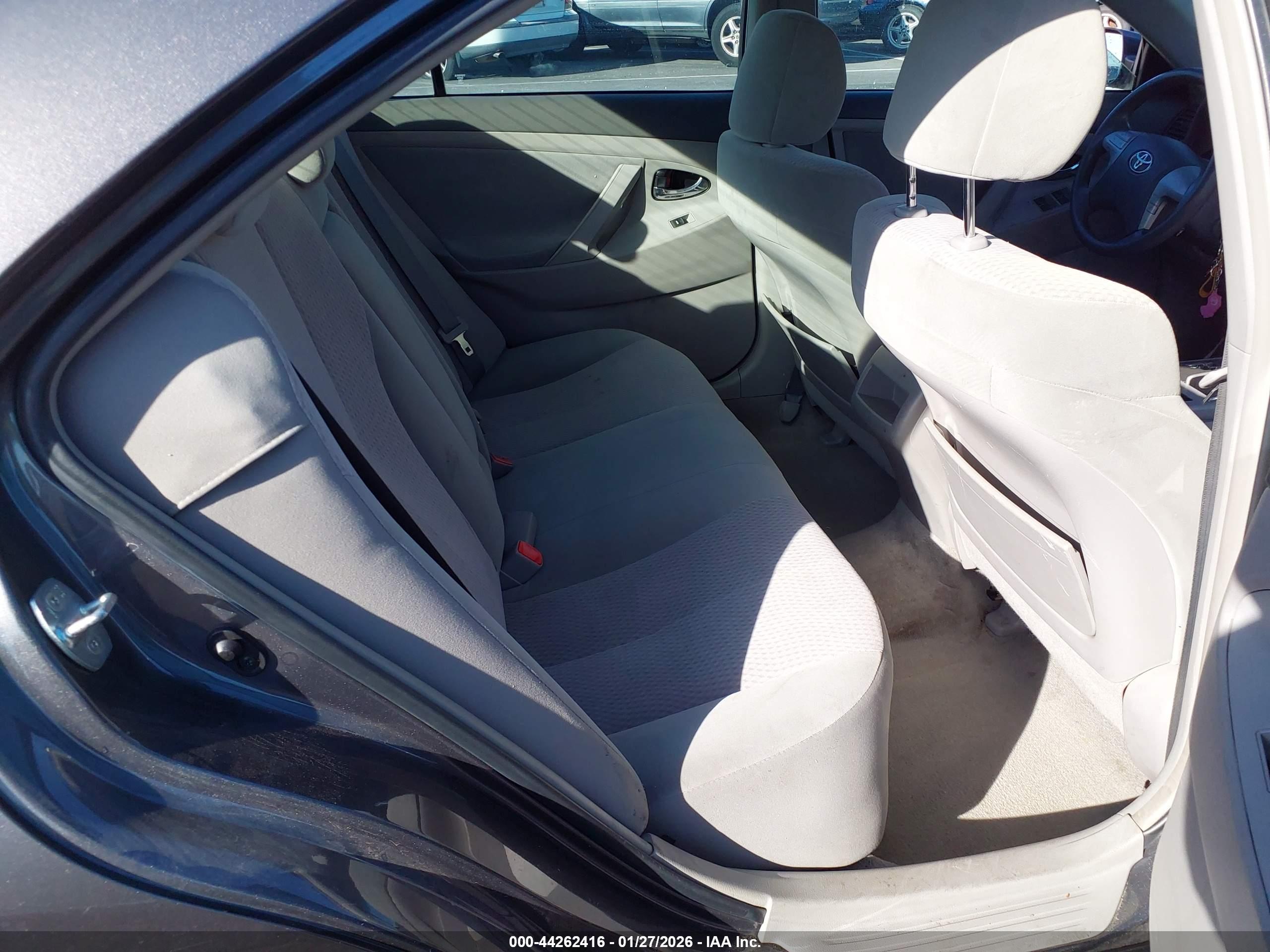 TOYOTA CAMRY image 8
