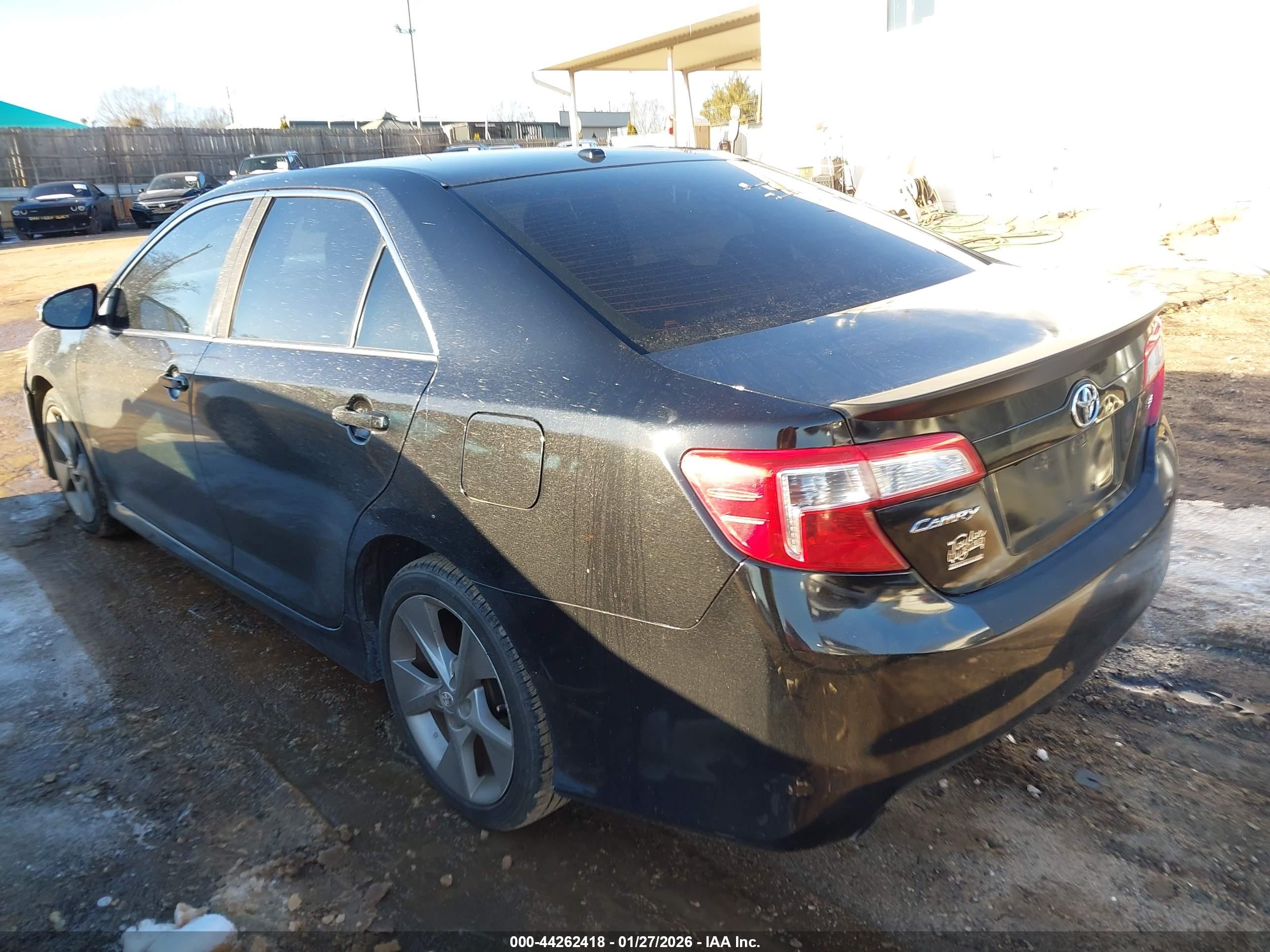 TOYOTA CAMRY image 3